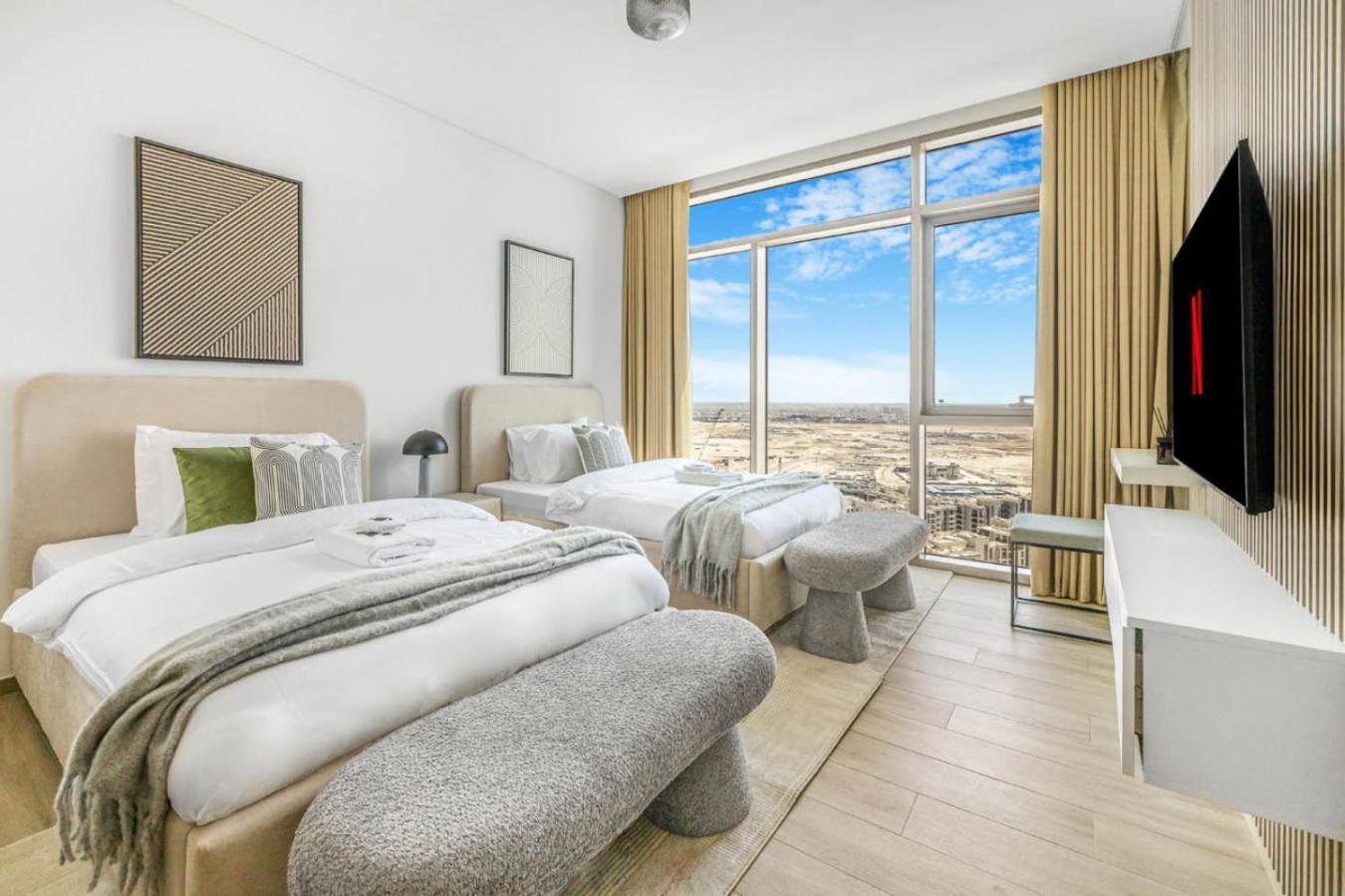 New And Creek View 2br In Palace Residences Apartment *