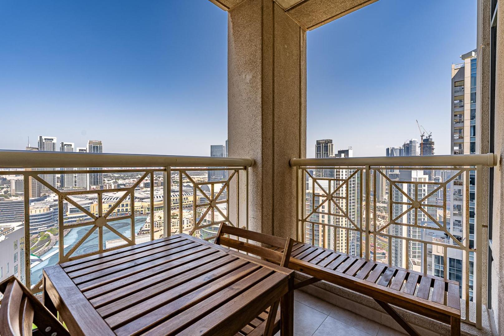 Apartment Downtown Stunning With Breathtaking View On Burj-khalifa & Fountain