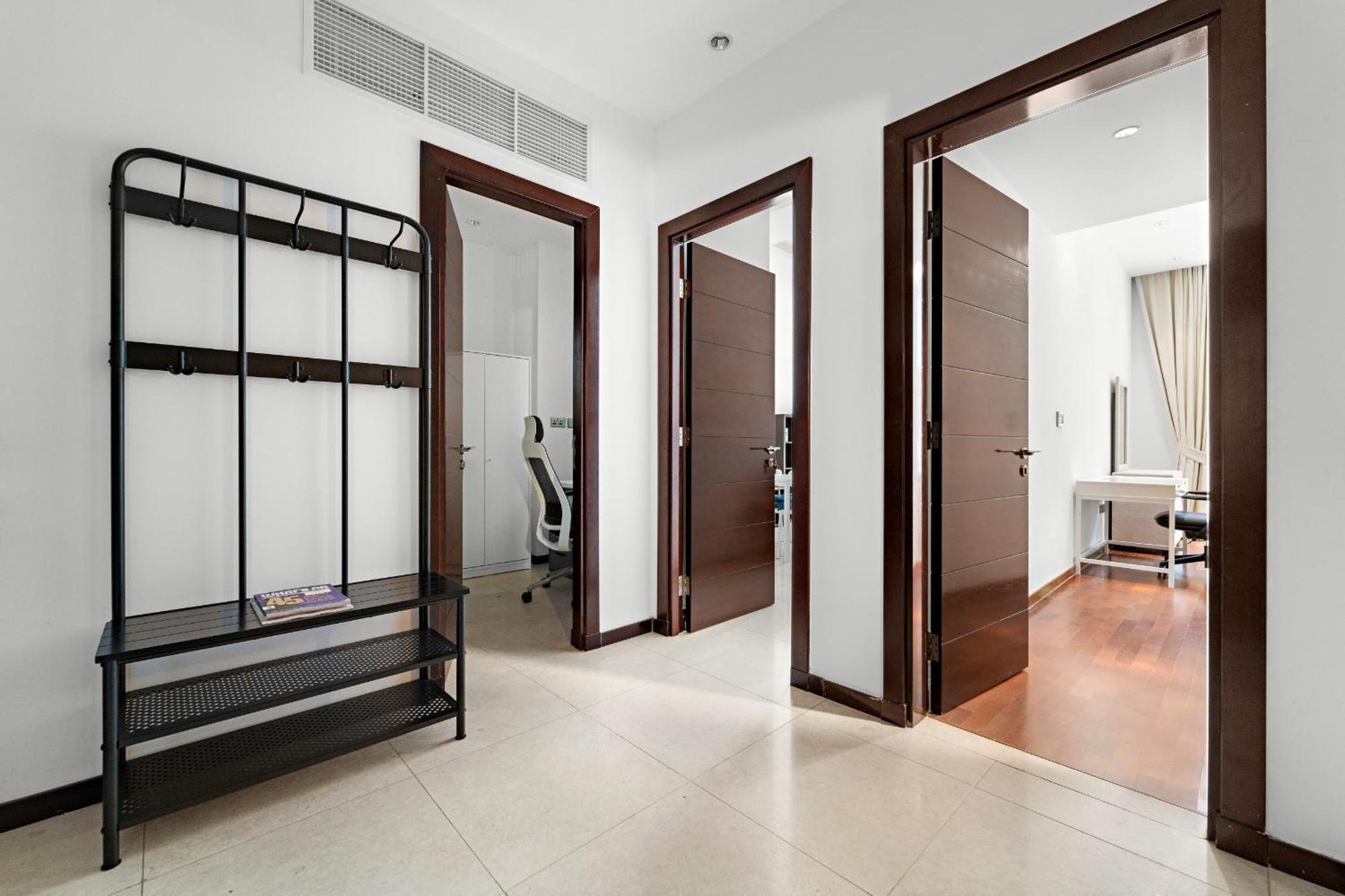 Vayk - Spacious 2 Bd With Access & Private Gym On Palm Jumeirah Apartment *