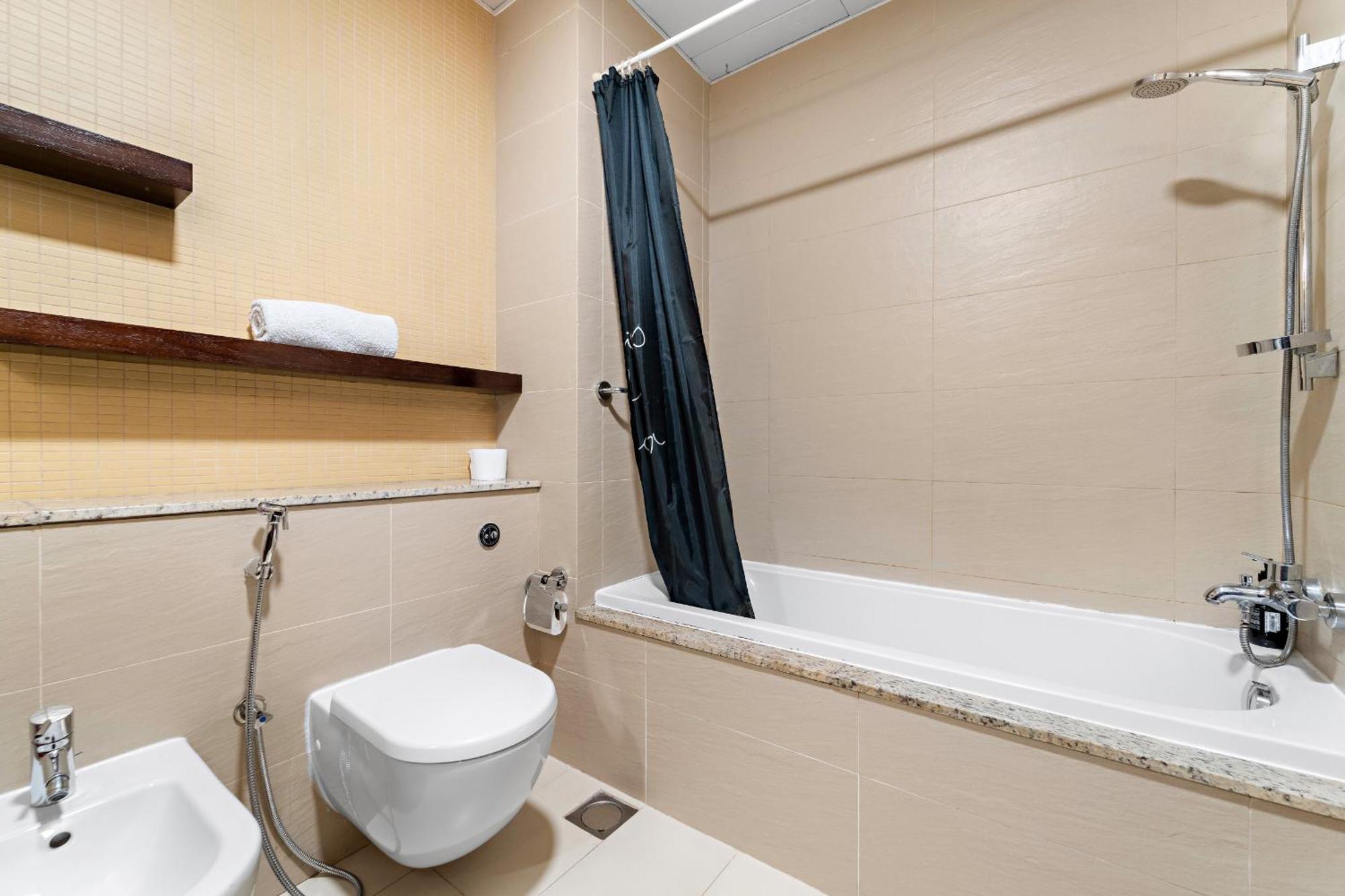 Vayk - Spacious 2 Bd With Access & Private Gym On Palm Jumeirah Apartment *
