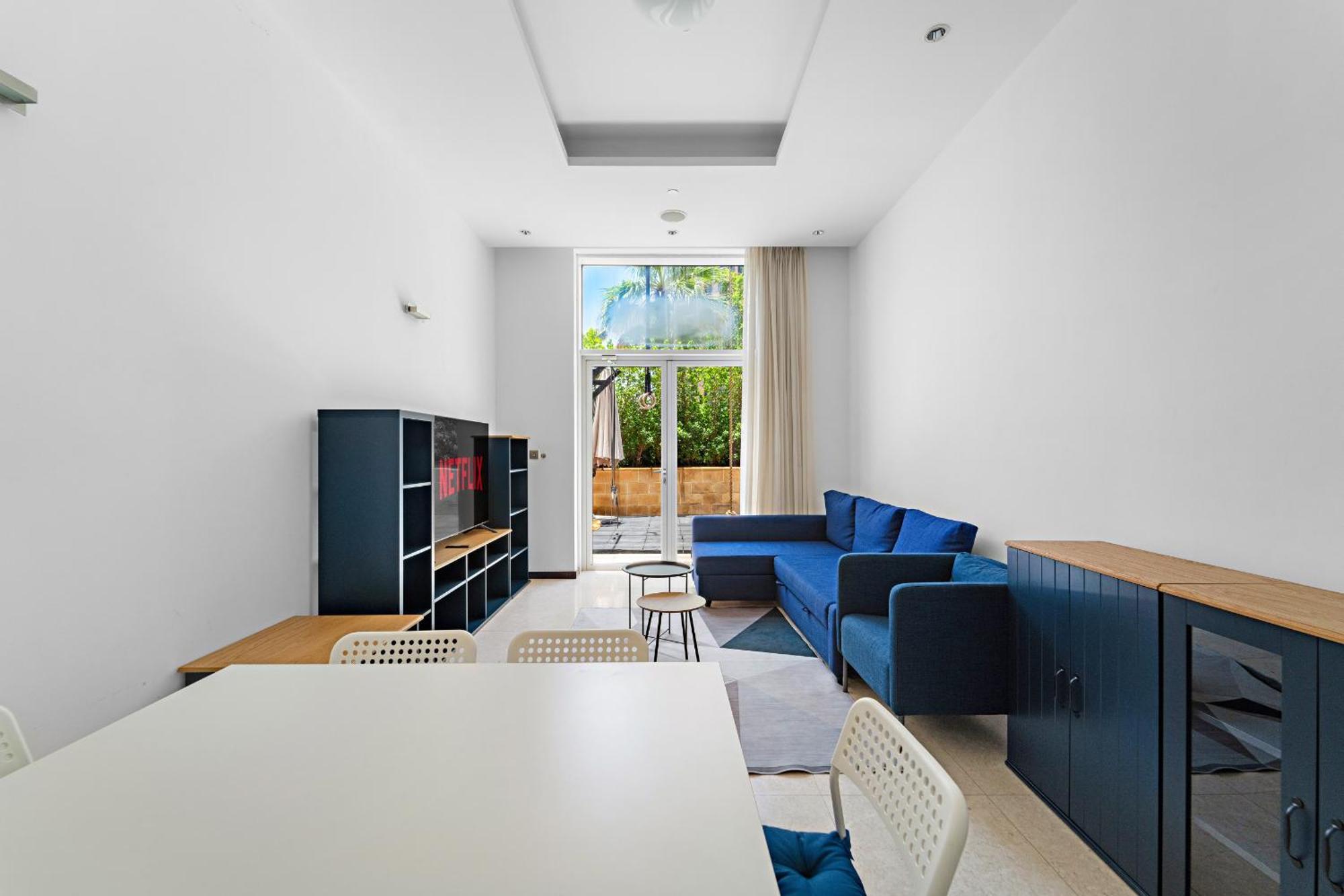 Vayk - Spacious 2 Bd With Access & Private Gym On Palm Jumeirah Apartment *