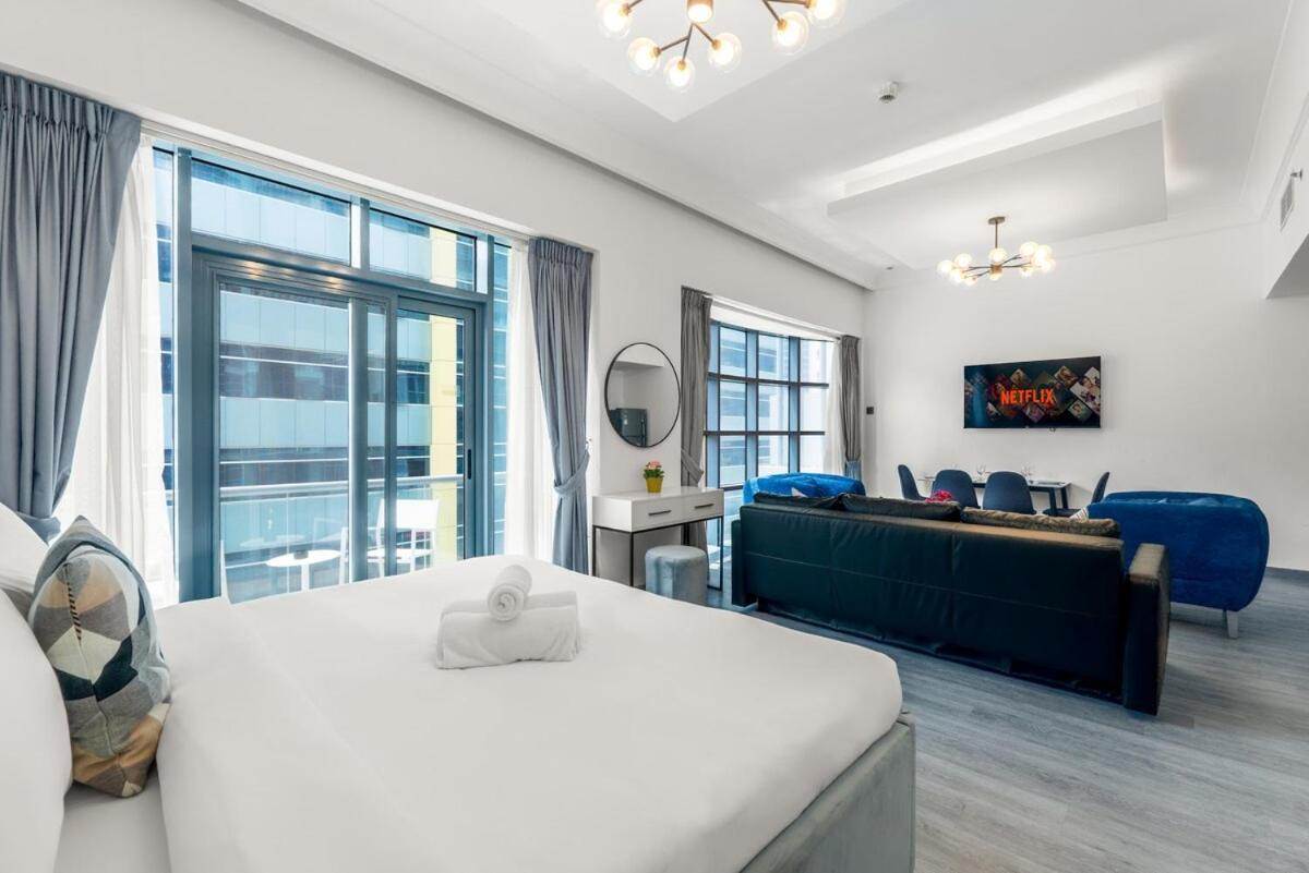 Modern Spacious In Barsha Heights * Dubai