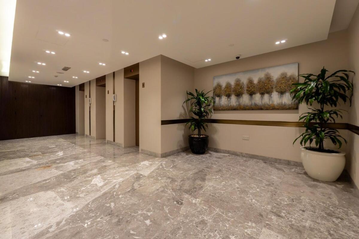 Modern Spacious In Barsha Heights *