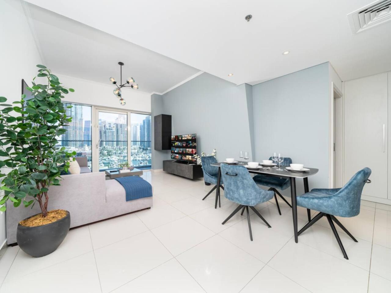 Luxury Damac 2-bed With Stunning Marina Views Apartment
