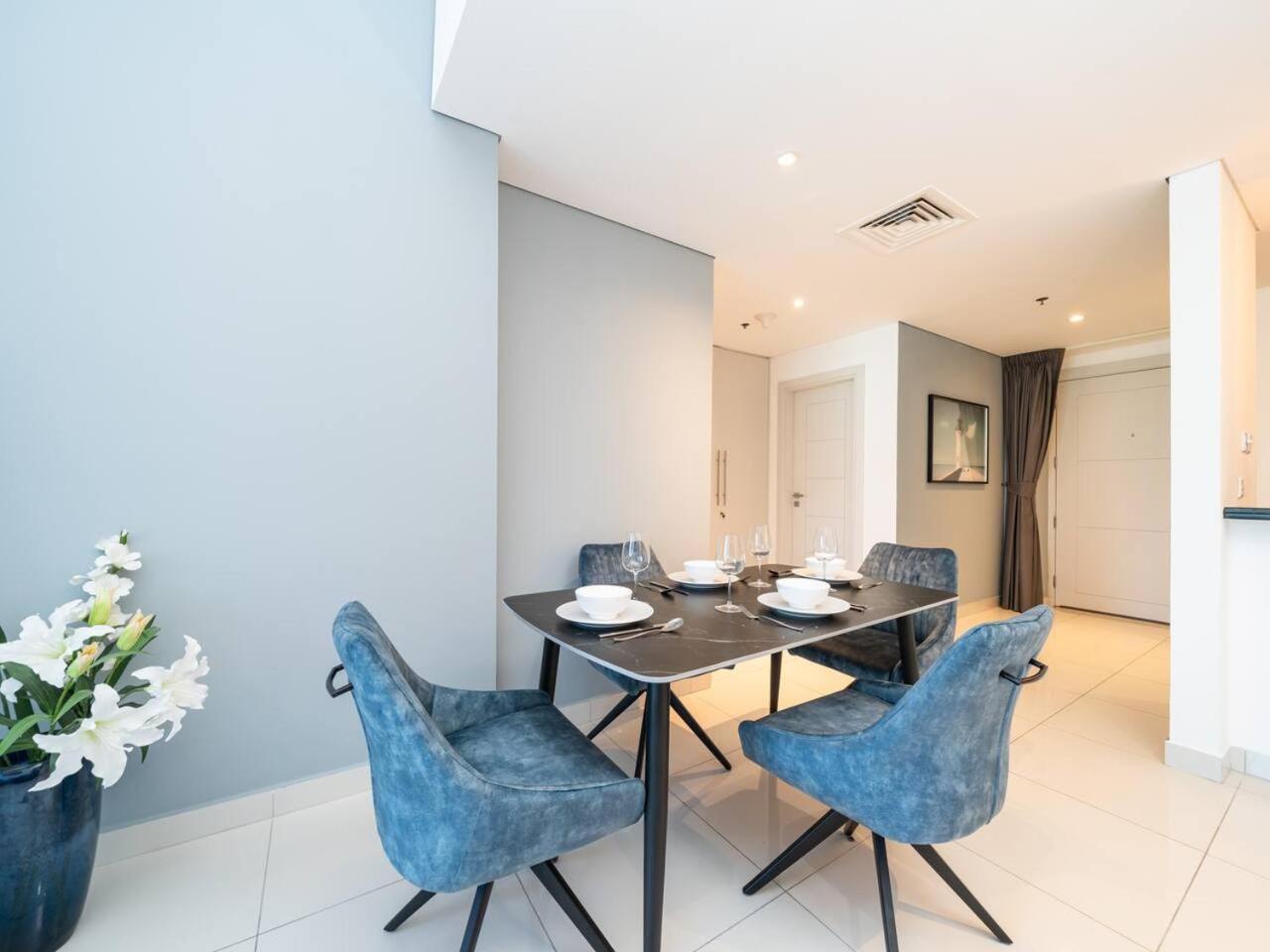 Luxury Damac 2-bed With Stunning Marina Views Apartment