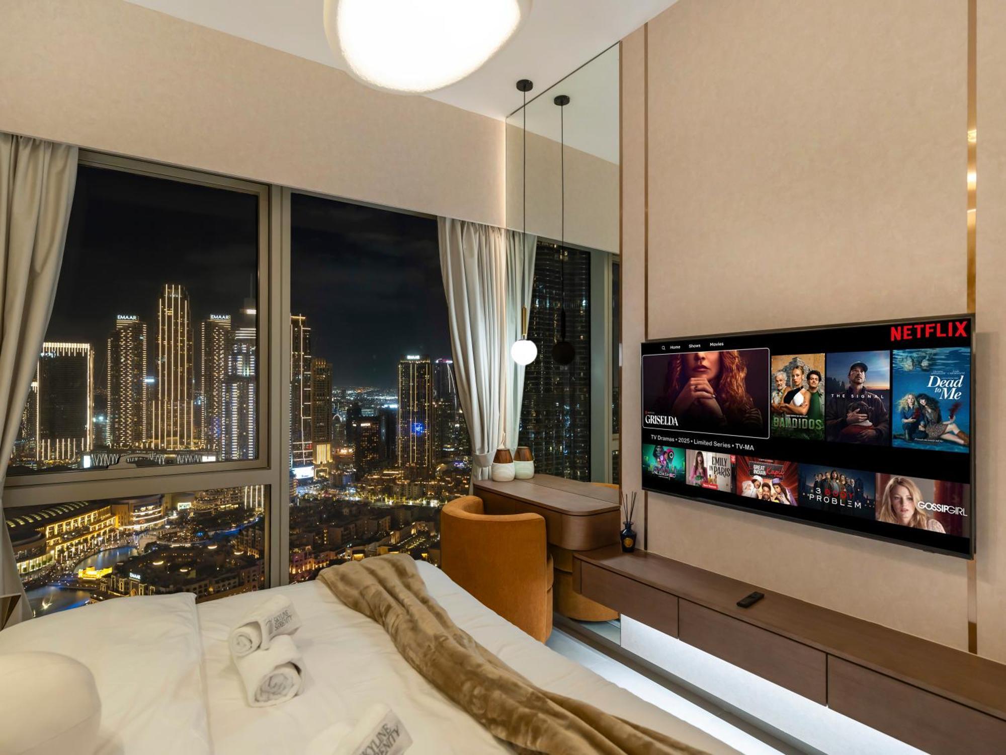 Apartment Crown Jewel 2 Bedroom I Iconic Burj Khalifa And Fountain Views I Free Parking, Gym, Pool, Wi-fi And Ps5 I By Skyline Serenity