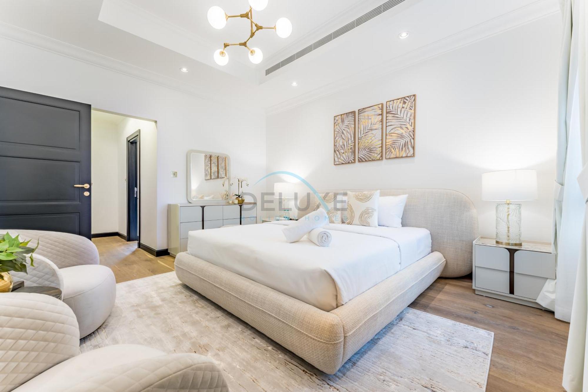Villa Close To The 4br And Assistant's With Bbq Facility, Canal Cove, Palm Jumeirah By Deluxe Homes *