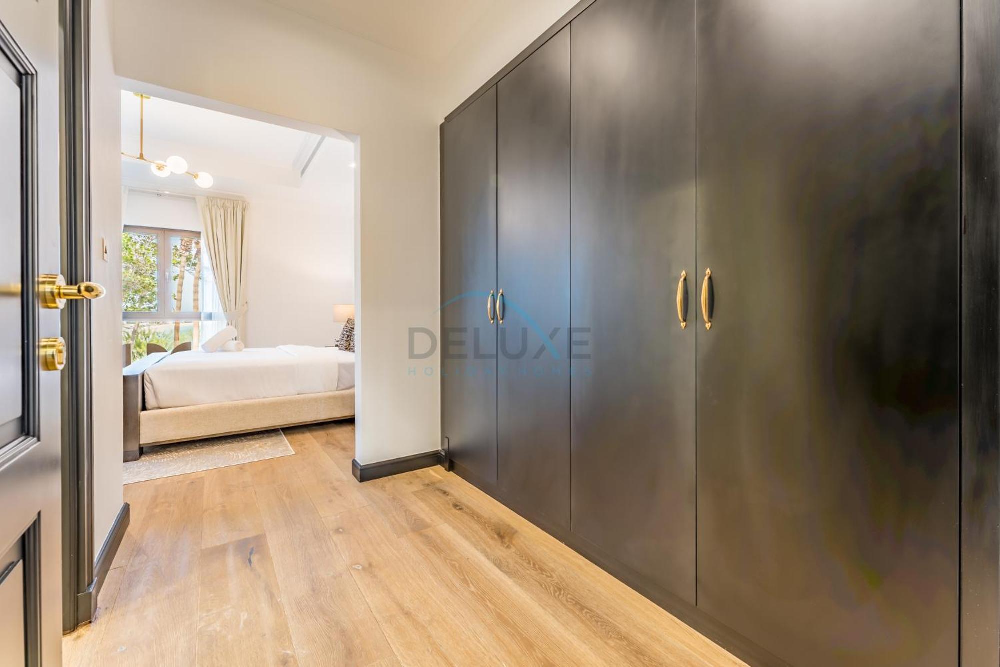Close To The 4br And Assistant's With Bbq Facility, Canal Cove, Palm Jumeirah By Deluxe Homes Villa Dubai