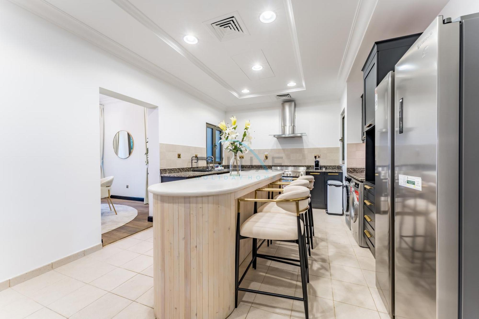 Close To The 4br And Assistant's With Bbq Facility, Canal Cove, Palm Jumeirah By Deluxe Homes * Dubai