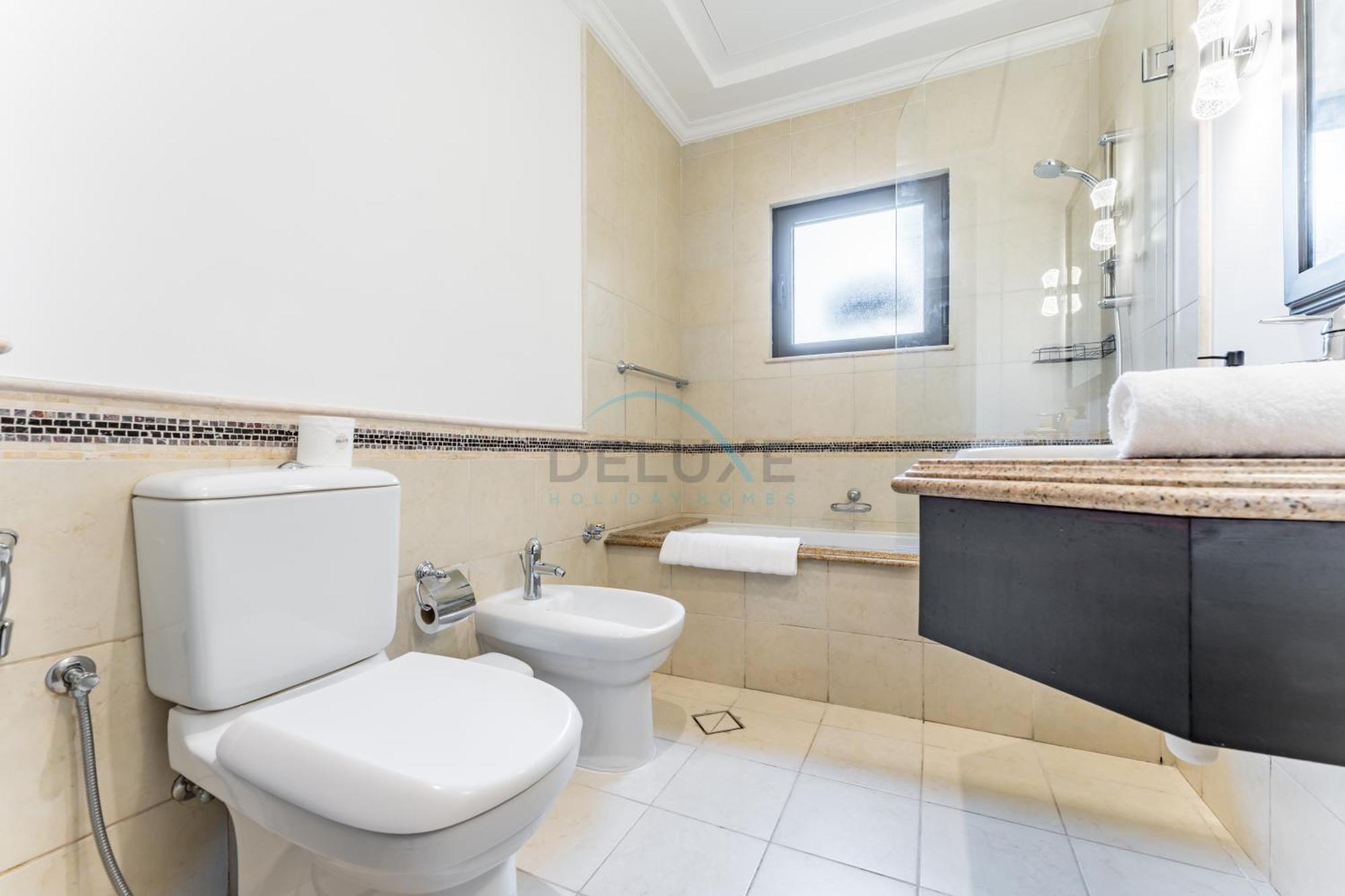 Close To The 4br And Assistant's With Bbq Facility, Canal Cove, Palm Jumeirah By Deluxe Homes *