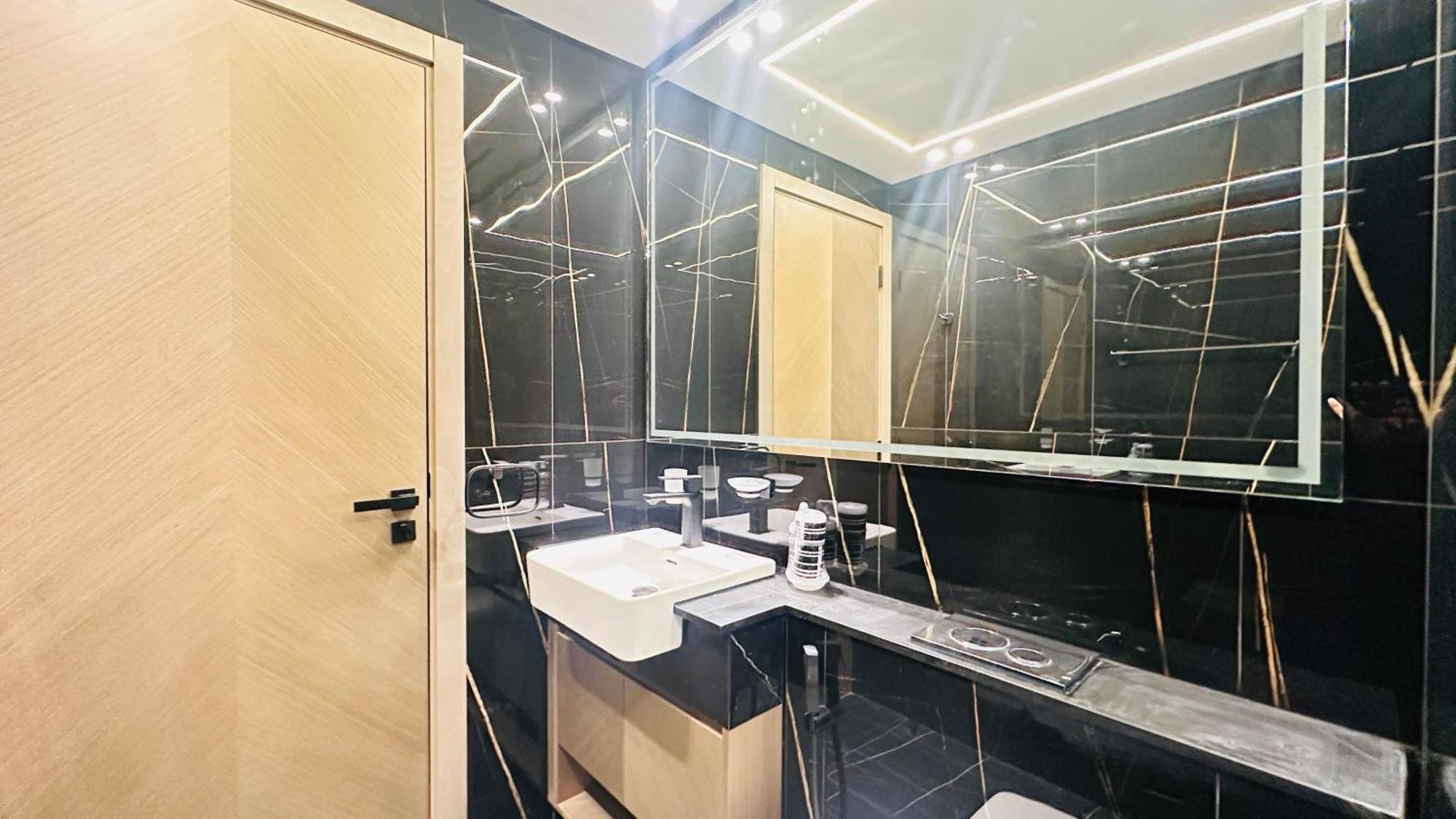 Oyo 1289 Premium 1bed At Jvc Homestay Dubai