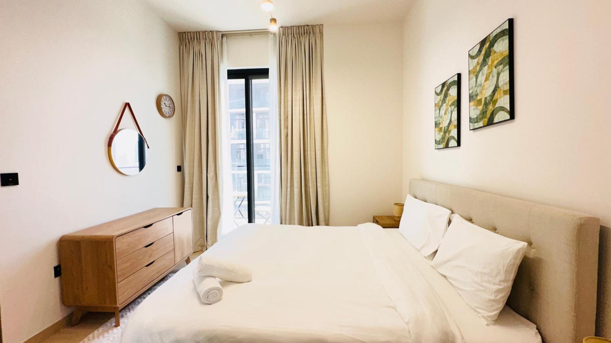 Homestay Oyo 1289 Premium 1bed At Jvc