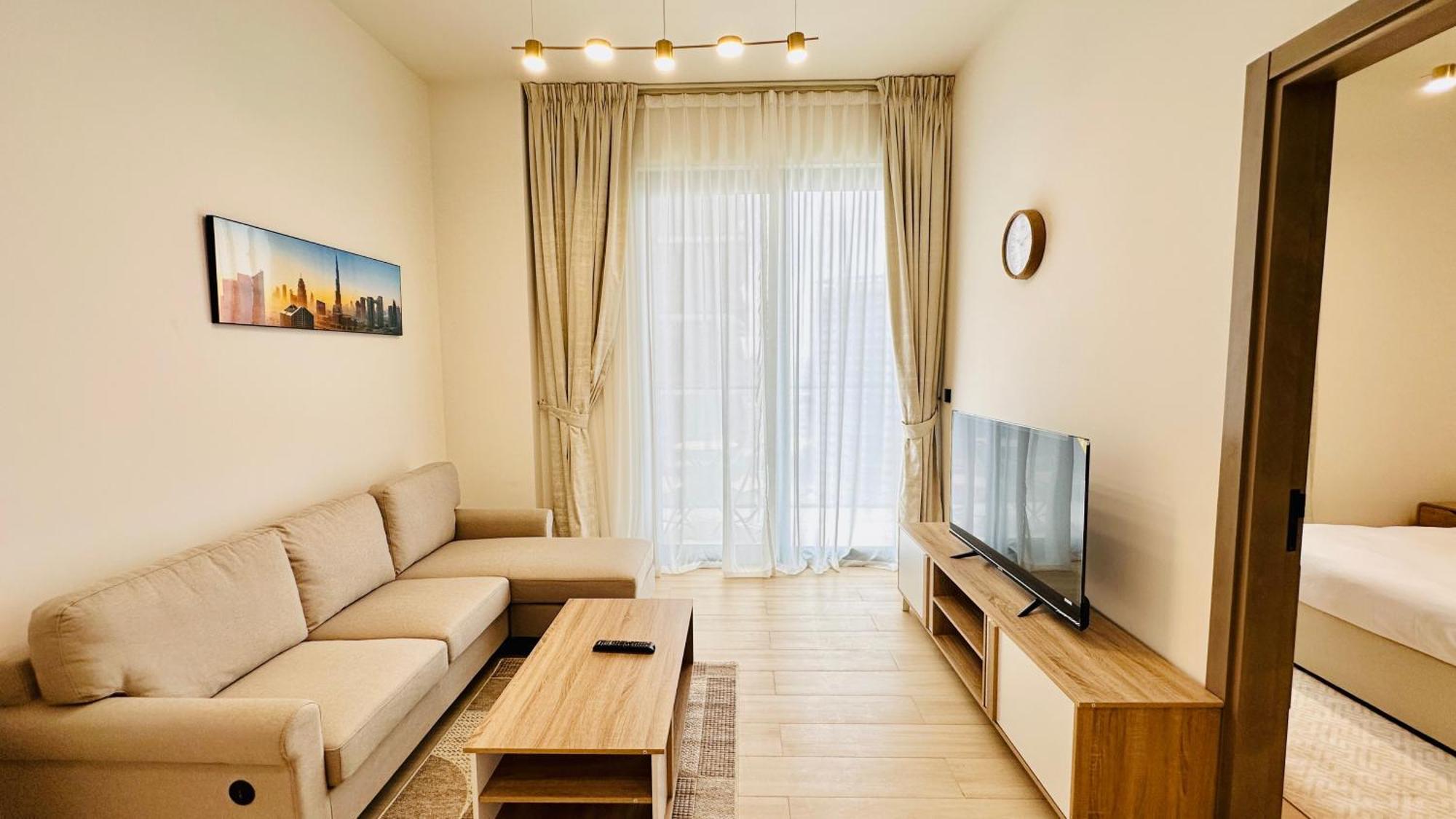 Oyo 1289 Premium 1bed At Jvc * Dubai