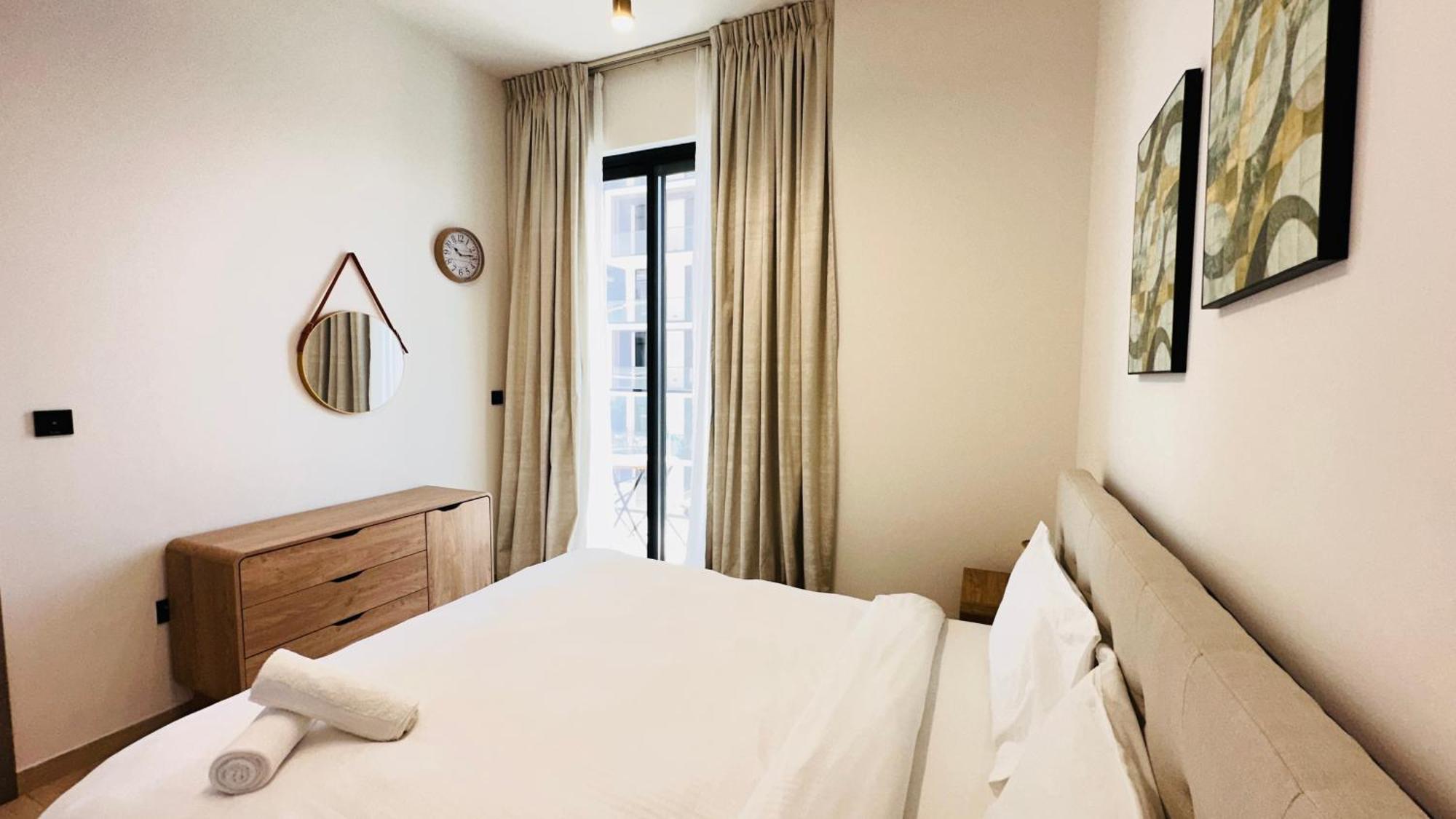 Homestay Oyo 1289 Premium 1bed At Jvc Dubai