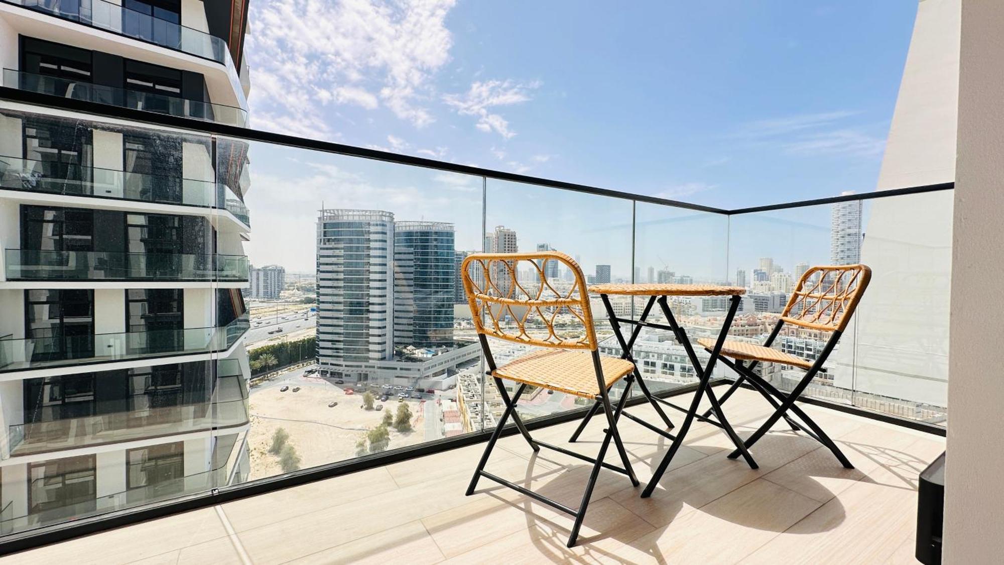 Oyo 1289 Premium 1bed At Jvc