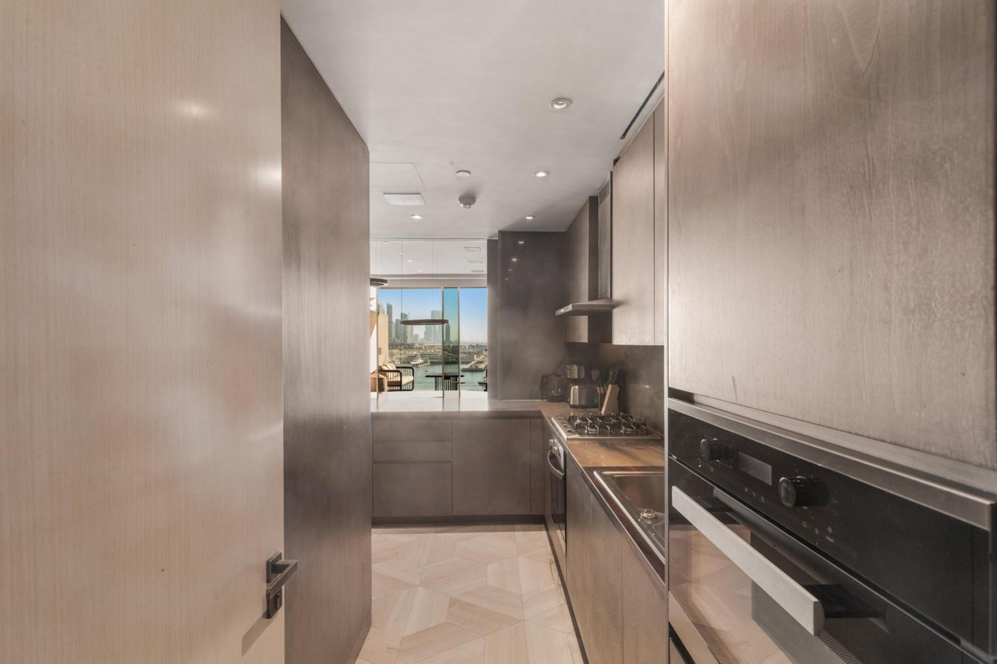 Superluxury In Five Palm, Pool & Access
