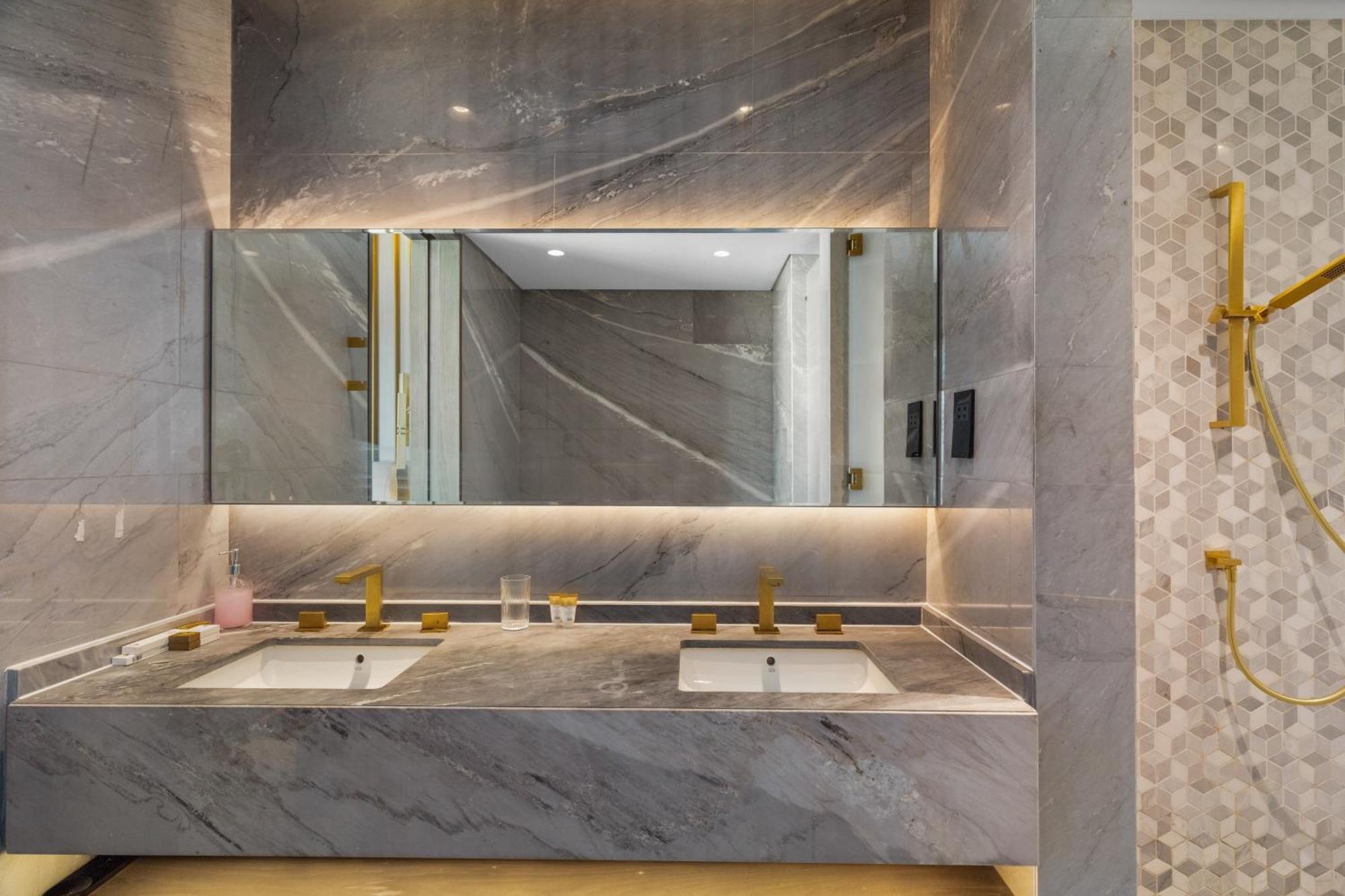 Apartment Superluxury In Five Palm, Pool & Access Dubai