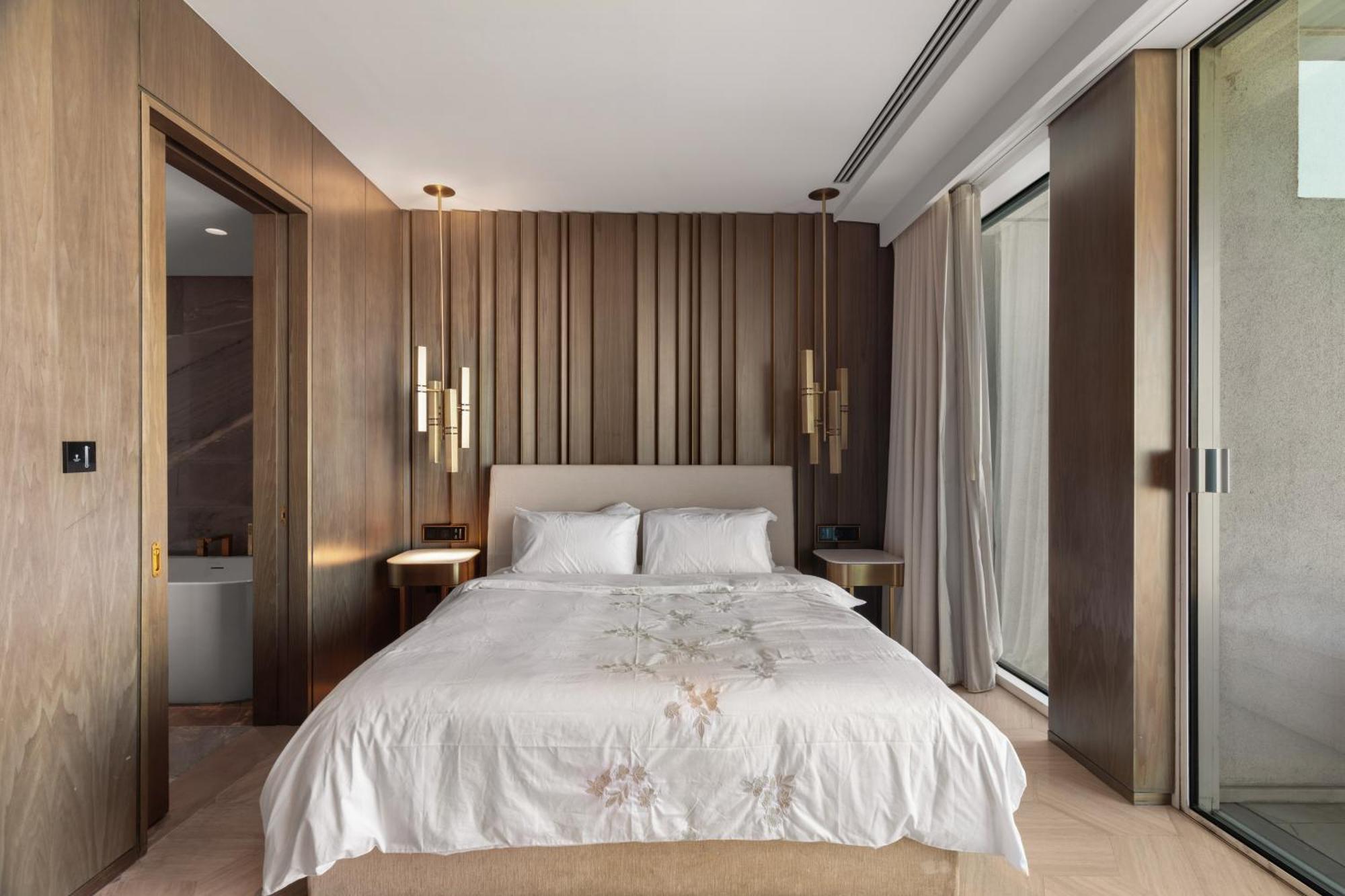 Superluxury In Five Palm, Pool & Access * Dubai