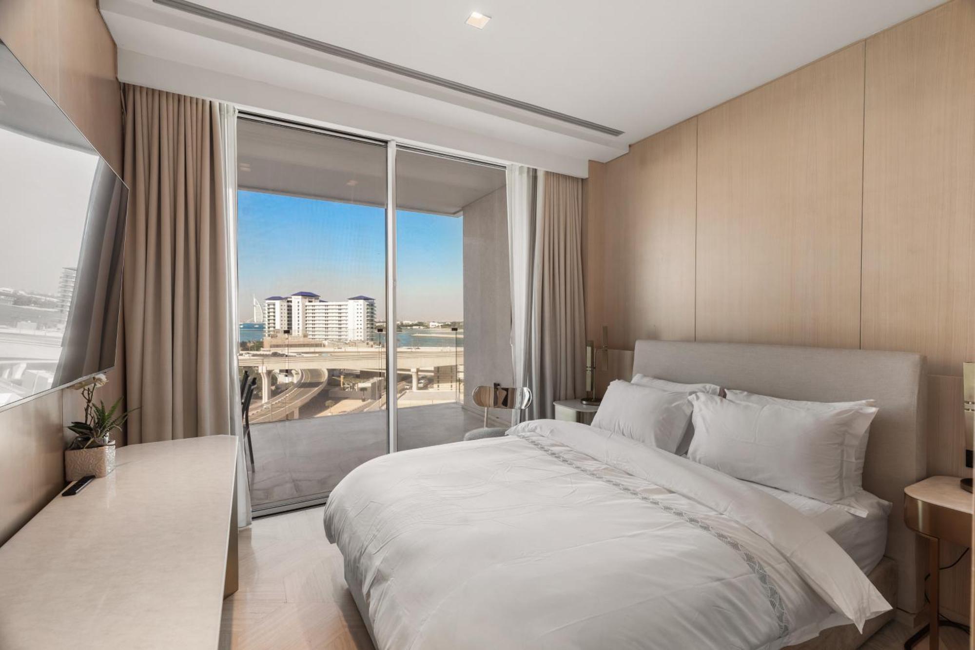 Superluxury In Five Palm, Pool & Access Apartment