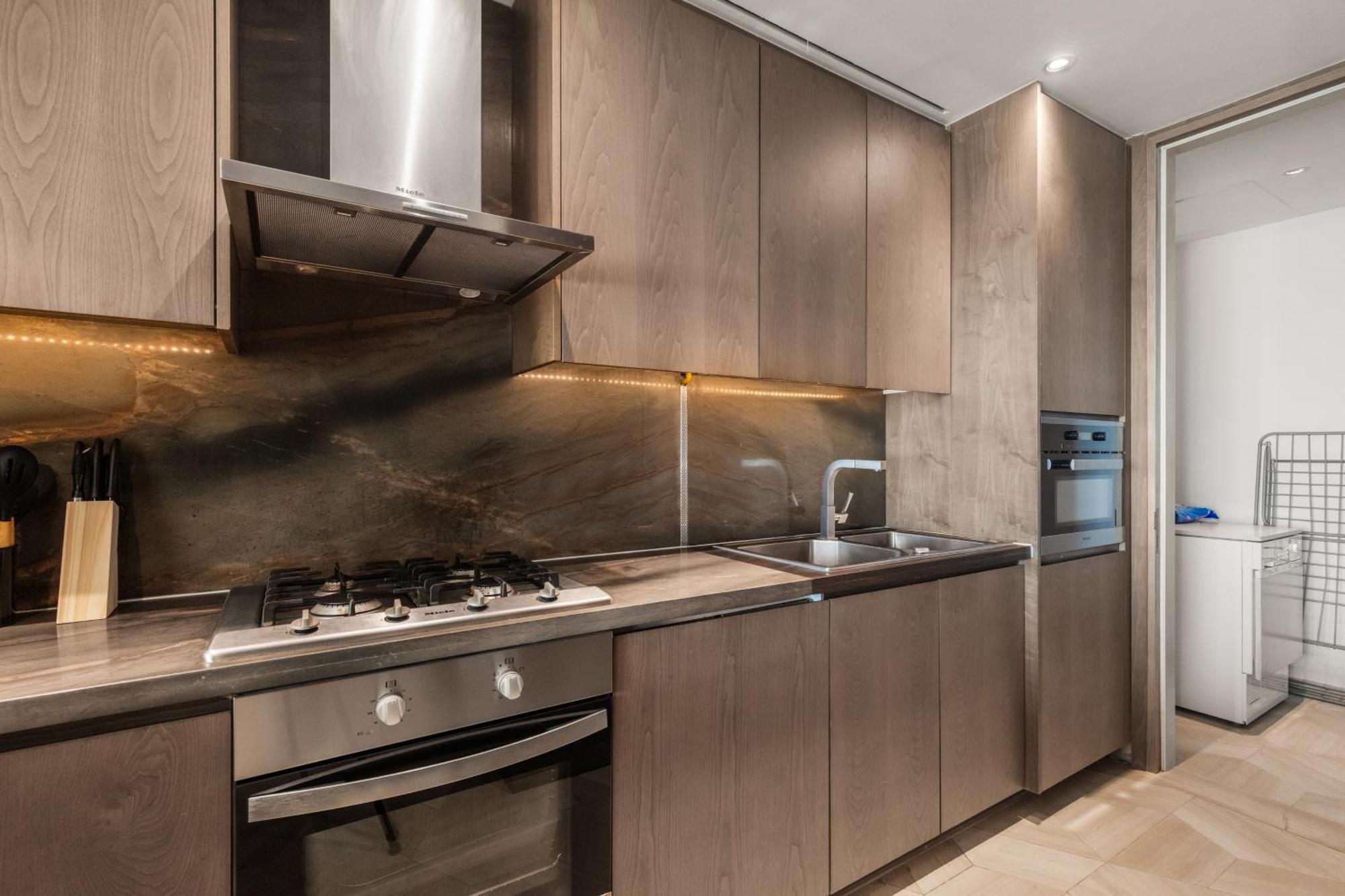 Superluxury In Five Palm, Pool & Access Apartment Dubai