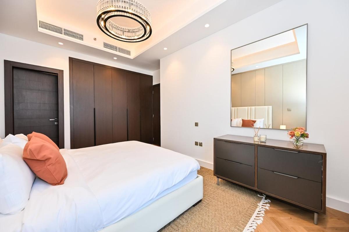 Stunning 1bdr Luxury With Burj Khalifa View Apartment