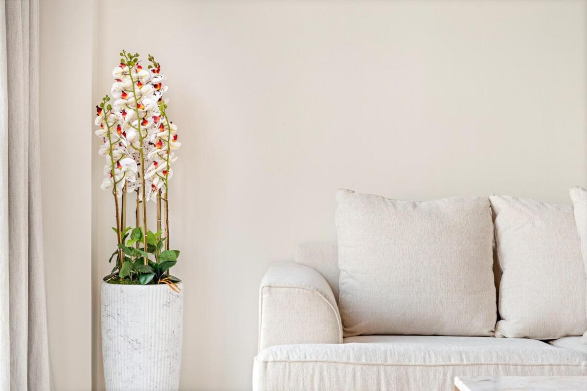 First Class 1br Cozy Harbour Hideaway Apartment Dubai