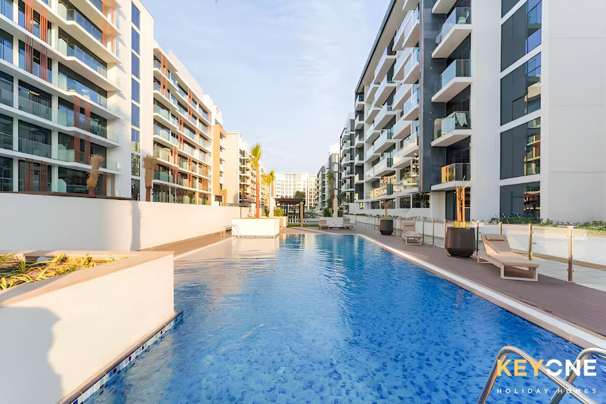 Apartment Chic Modern Studio In Azizi Riviera