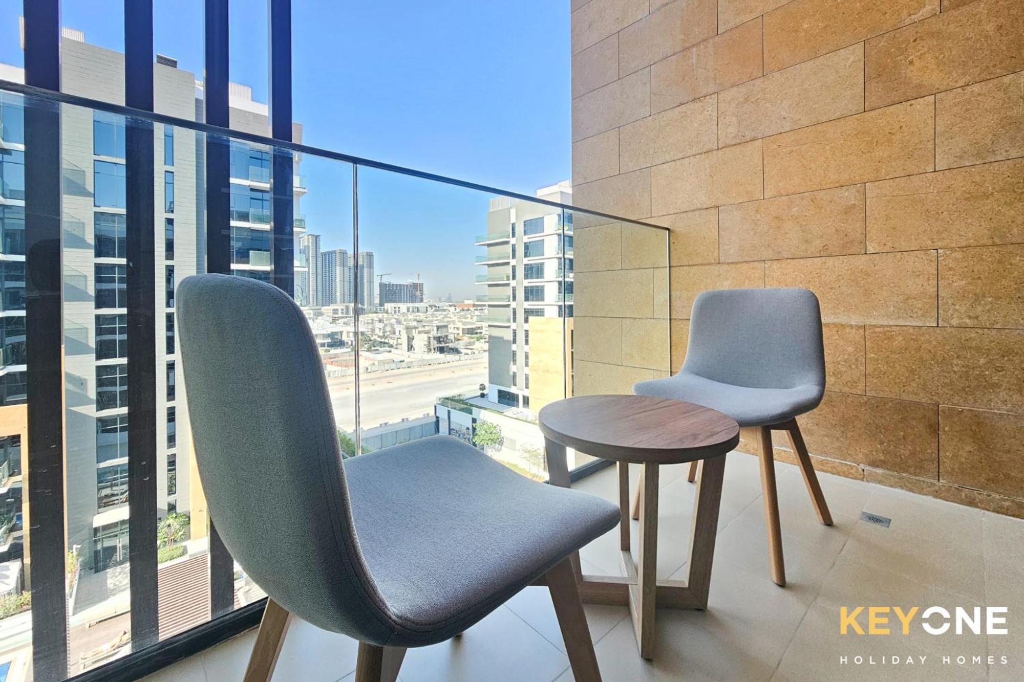 Chic Modern Studio In Azizi Riviera Apartment