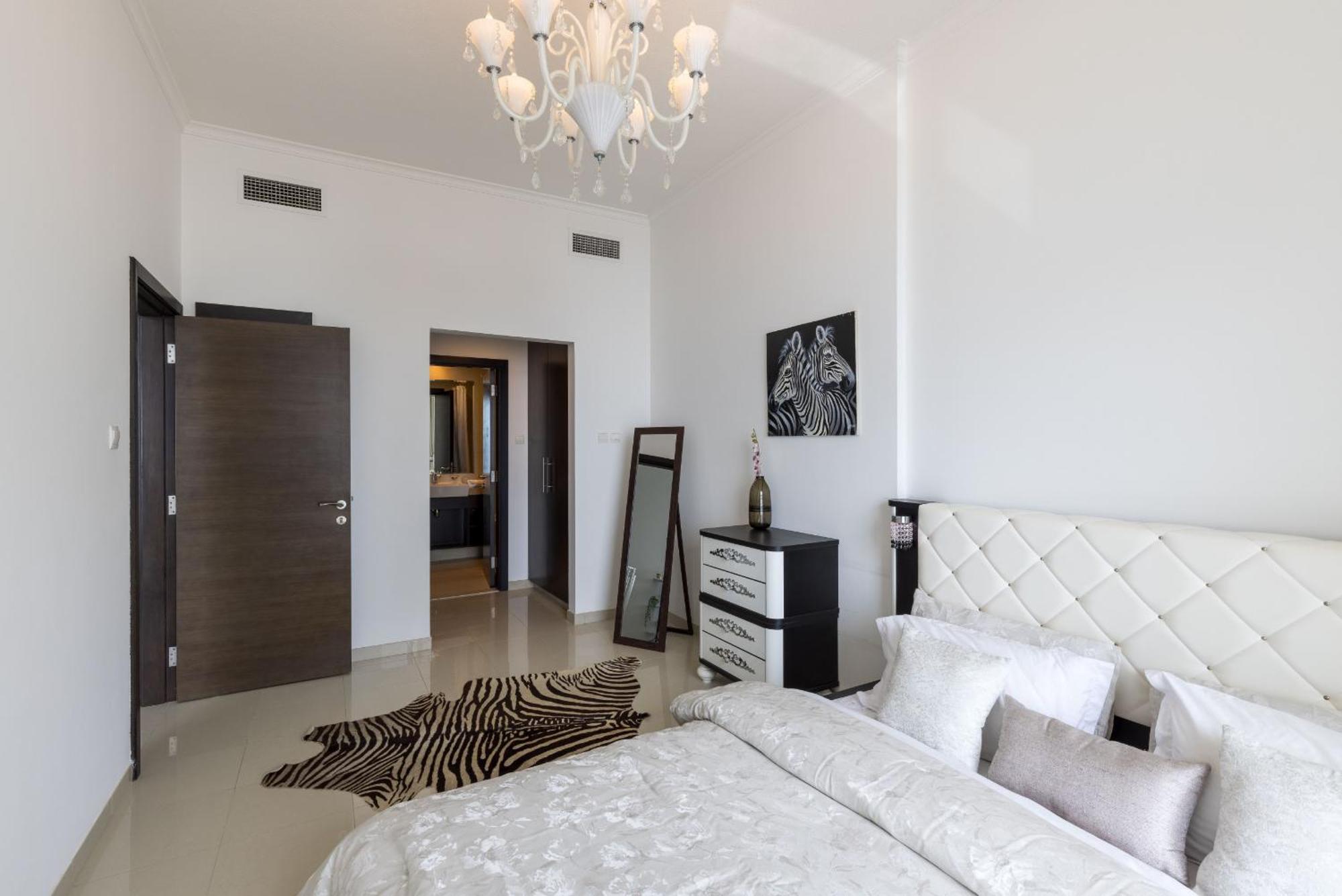 Apartment Vayk - Spacious One Bedroom Dubai