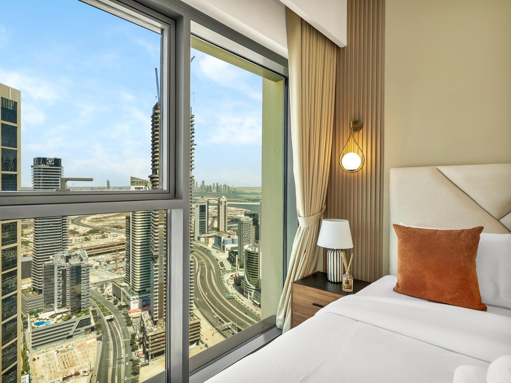 New! Panoramic Burj Khalifa Views At Burj Royale *