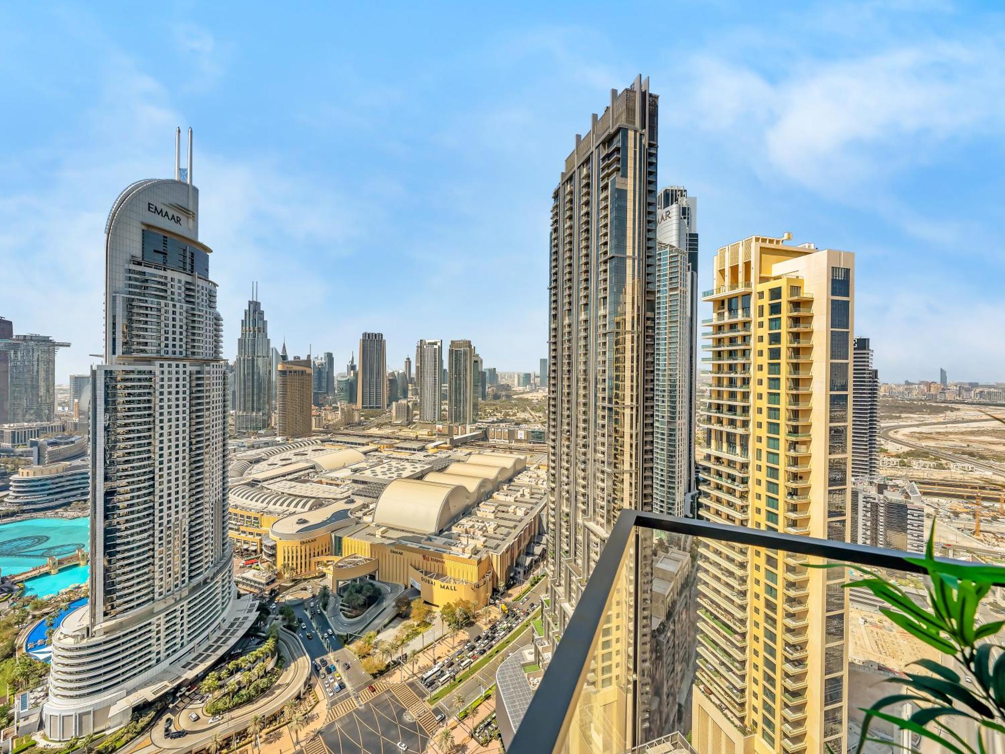 New! Panoramic Burj Khalifa Views At Burj Royale Dubai