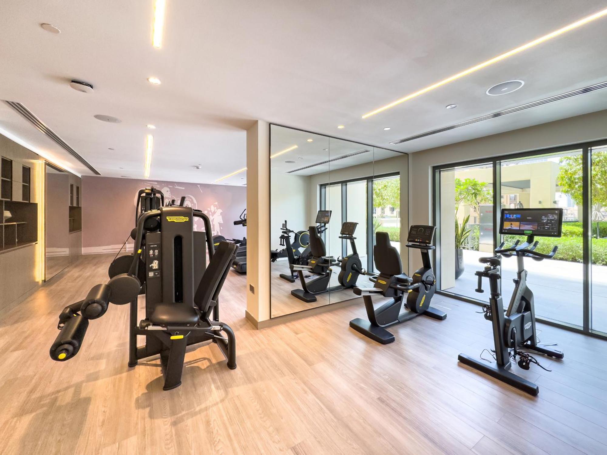 New! Panoramic Burj Khalifa Views At Burj Royale Apartment