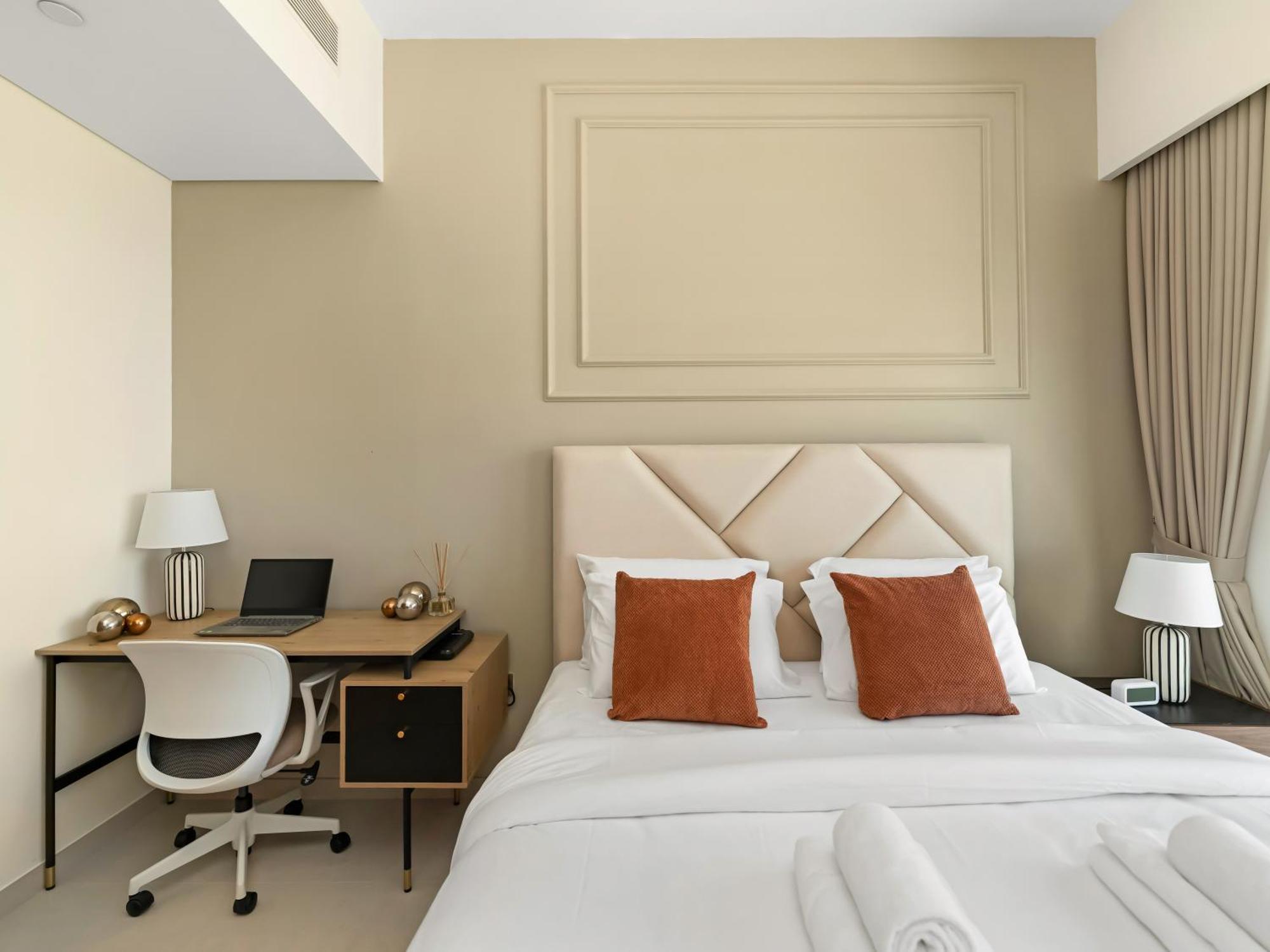 New! Panoramic Burj Khalifa Views At Burj Royale Apartment *