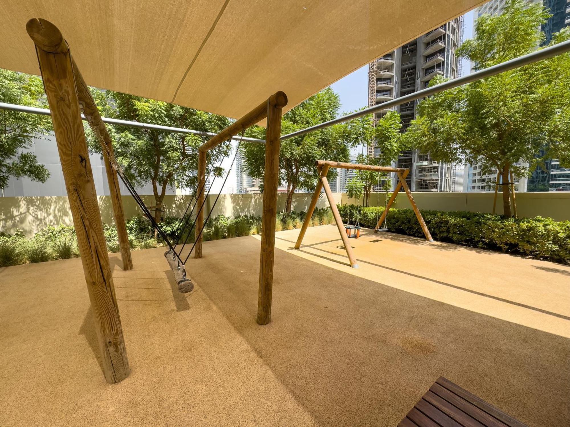 New! Panoramic Burj Khalifa Views At Burj Royale Apartment