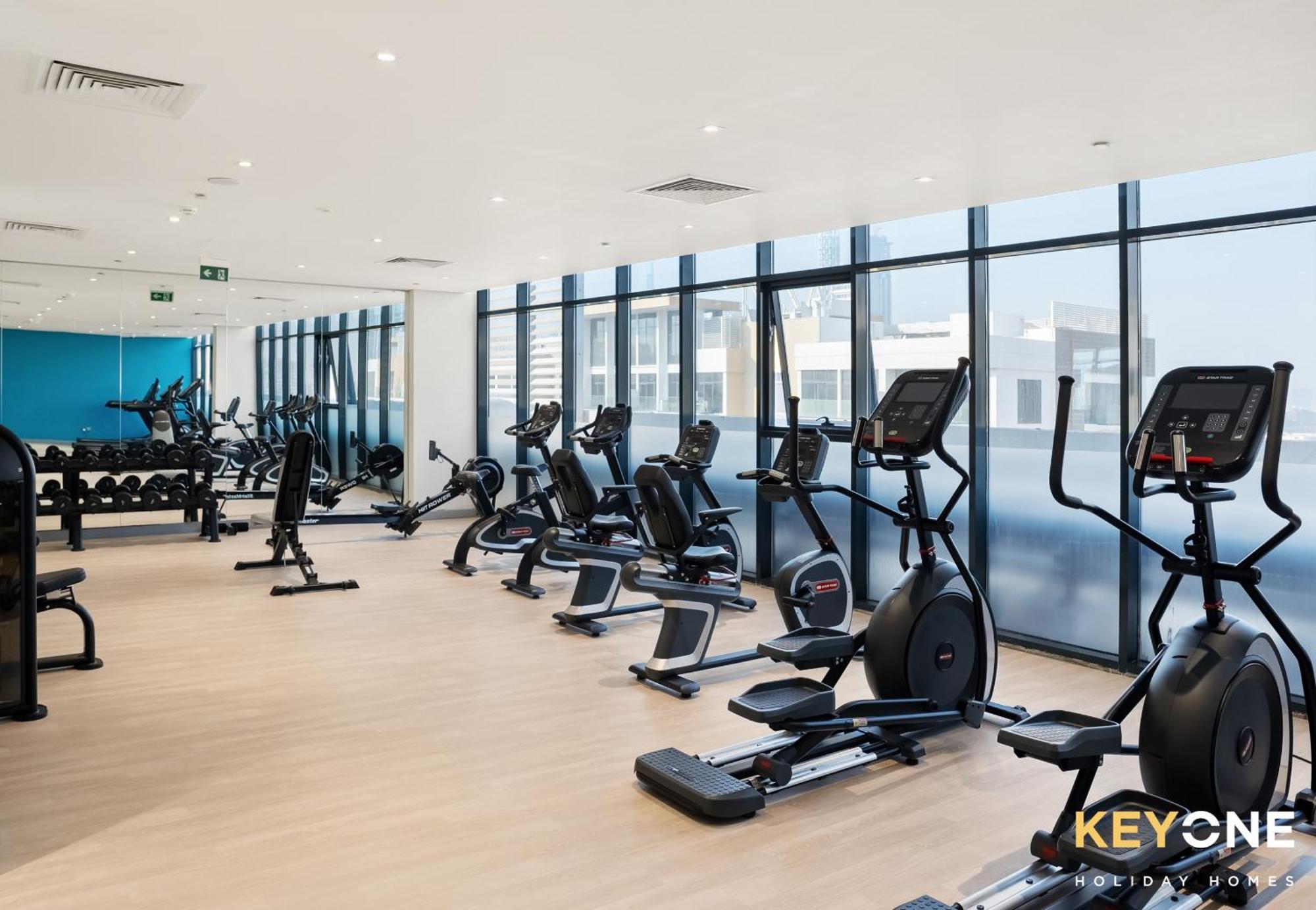 Chic Modern Studio In Azizi Riviera Dubai