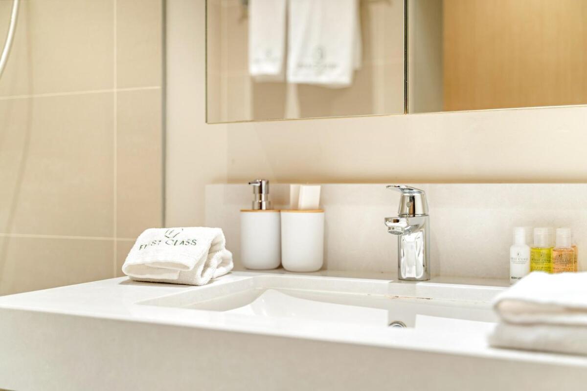First Class 1br Cozy Harbour Hideaway * Dubai