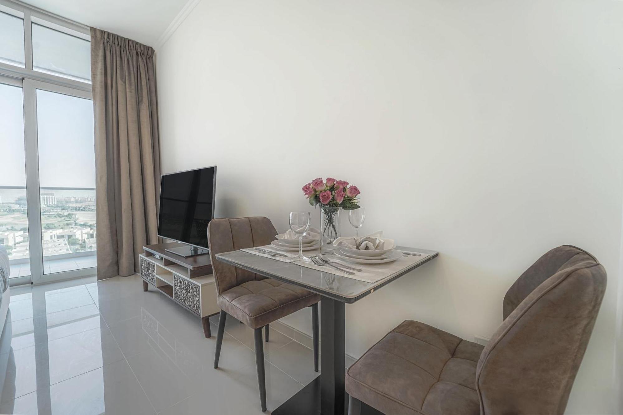 Apartment In Damac H1 By Deleguest *