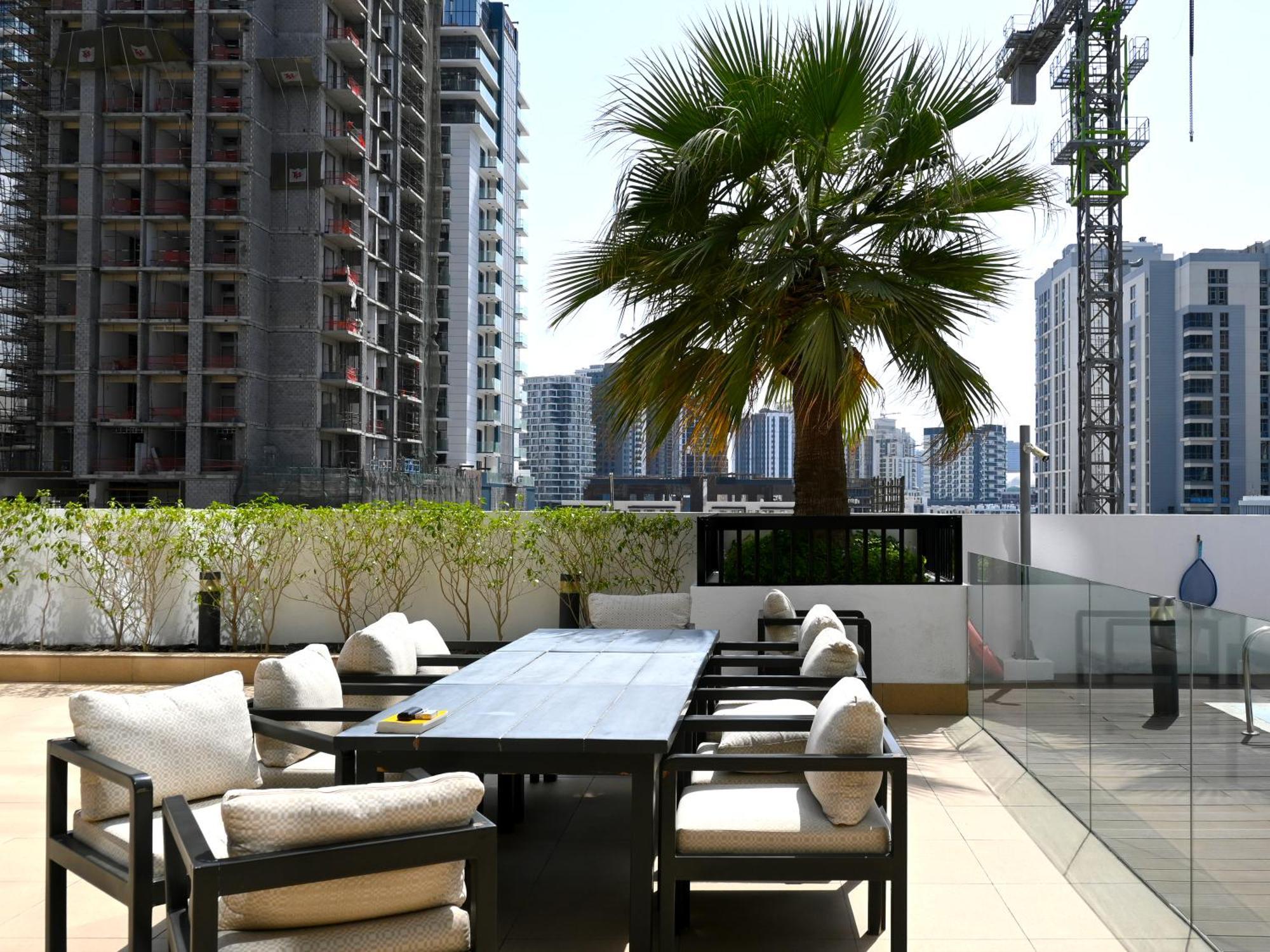 Luxrious L Jvc L At Milano Giovani Apartment *