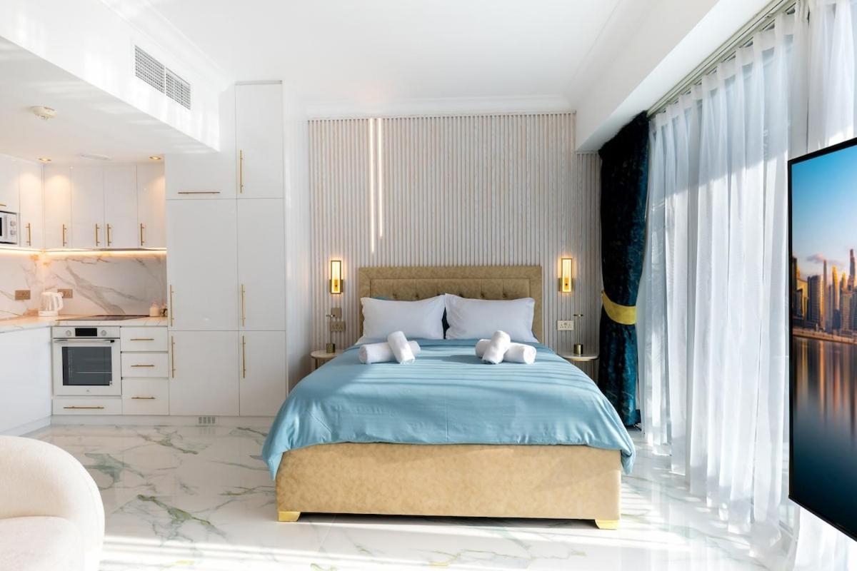 First Class Chic Modern Urban Escape * Dubai