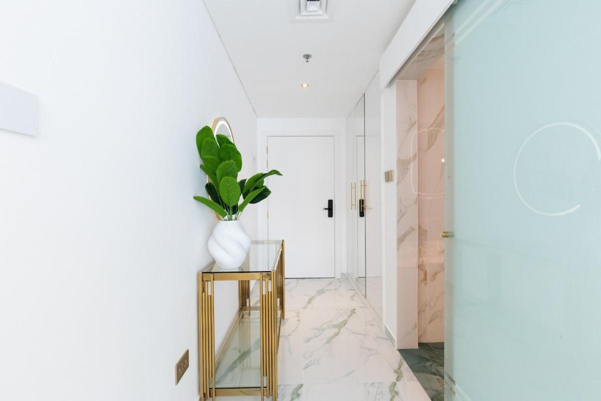 First Class Chic Modern Urban Escape