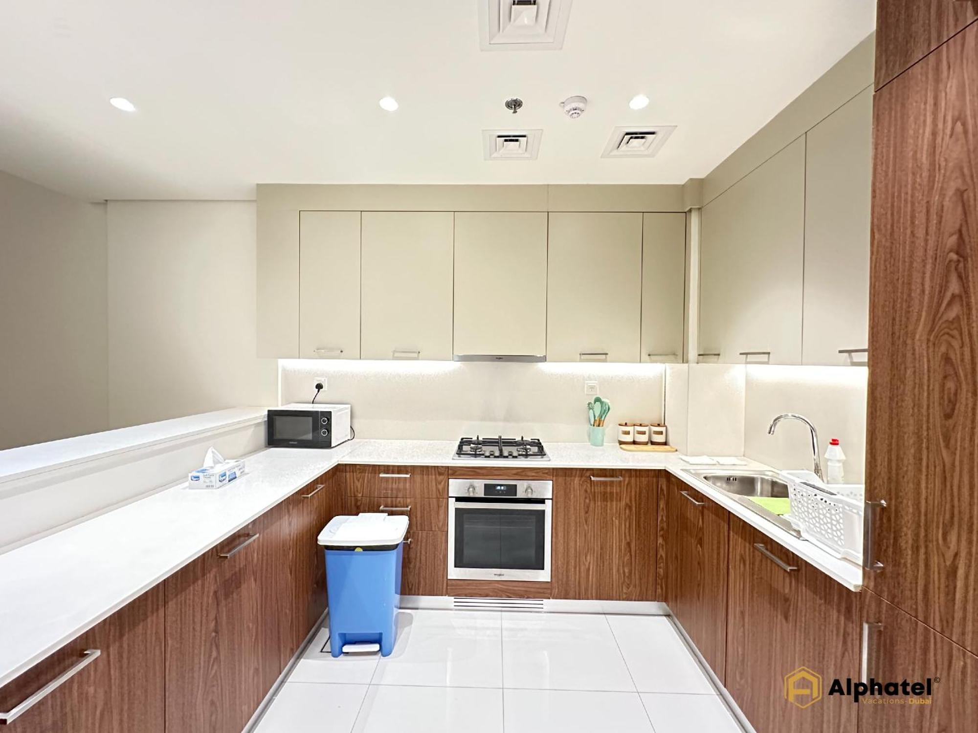 Apartment Chic 1-bedroom In Silicon Oasis - By Alphatel Vacations *