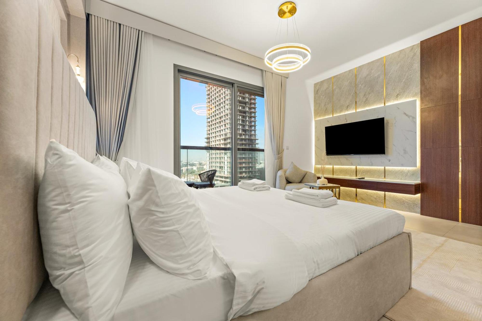 Modern Compact In Jvc Apartment *