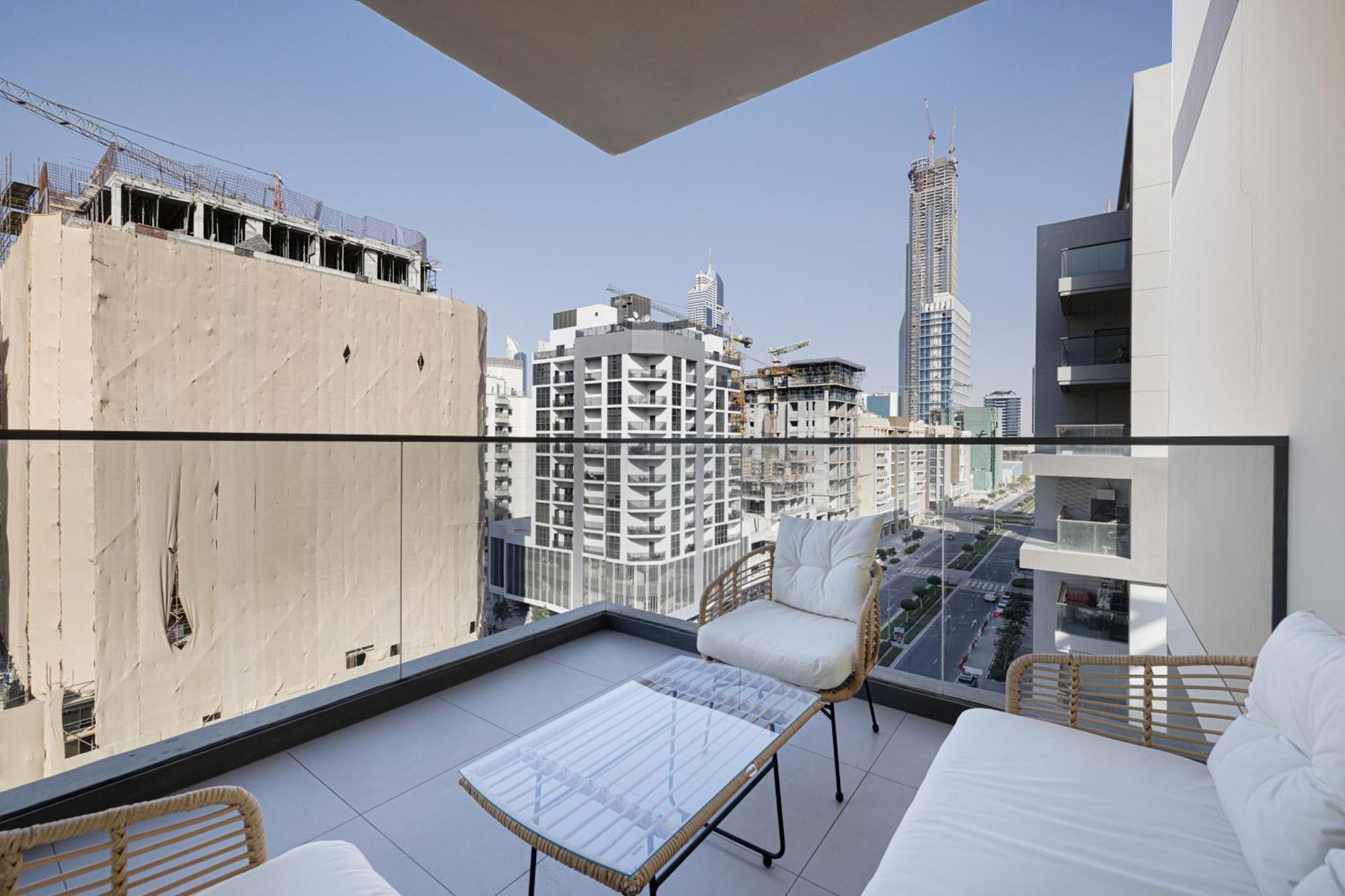 Daniels 2br At Jumeirah Garden *