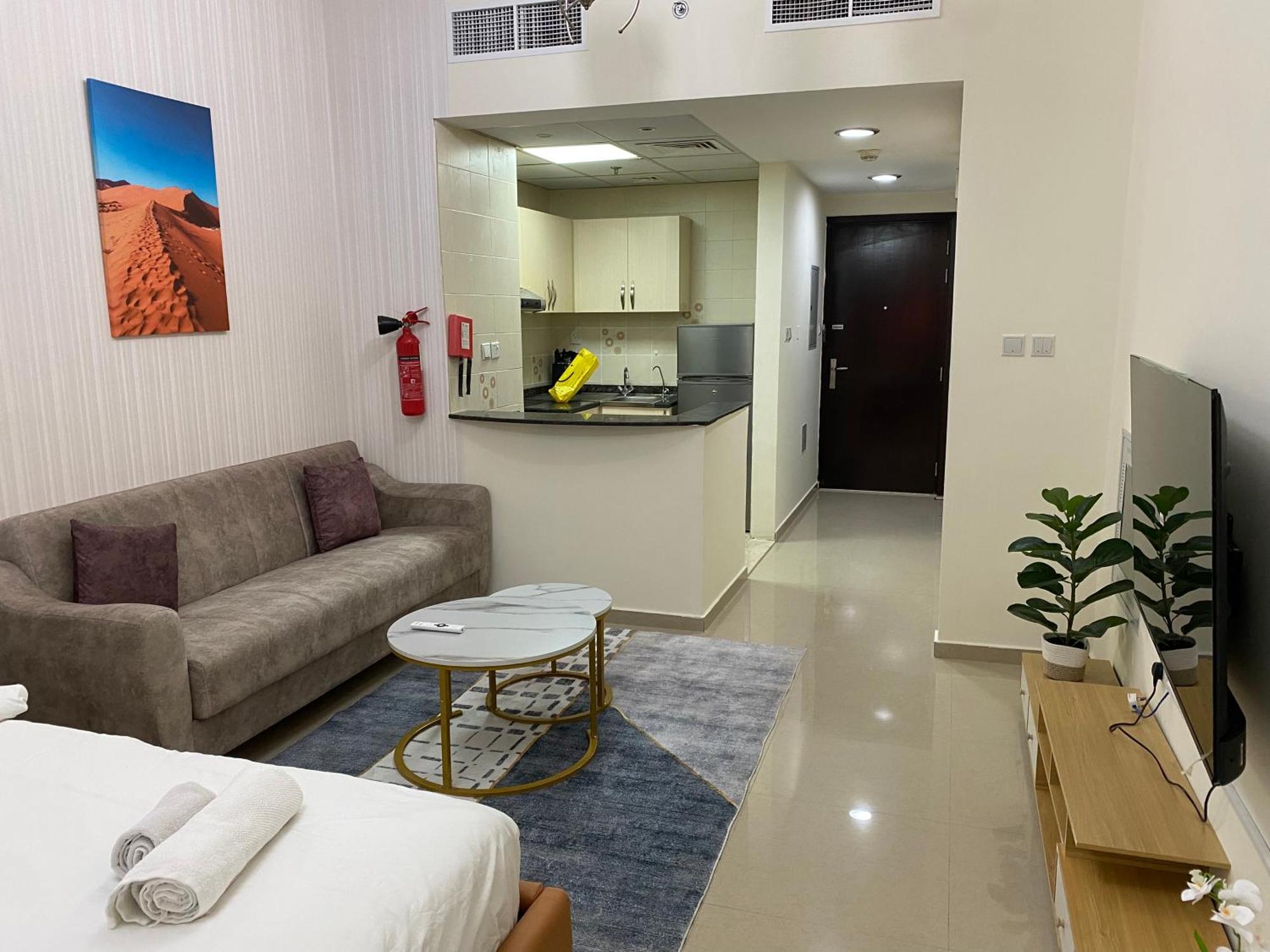 Phineek Exquisite Luxury Uniestate Sports Dubai