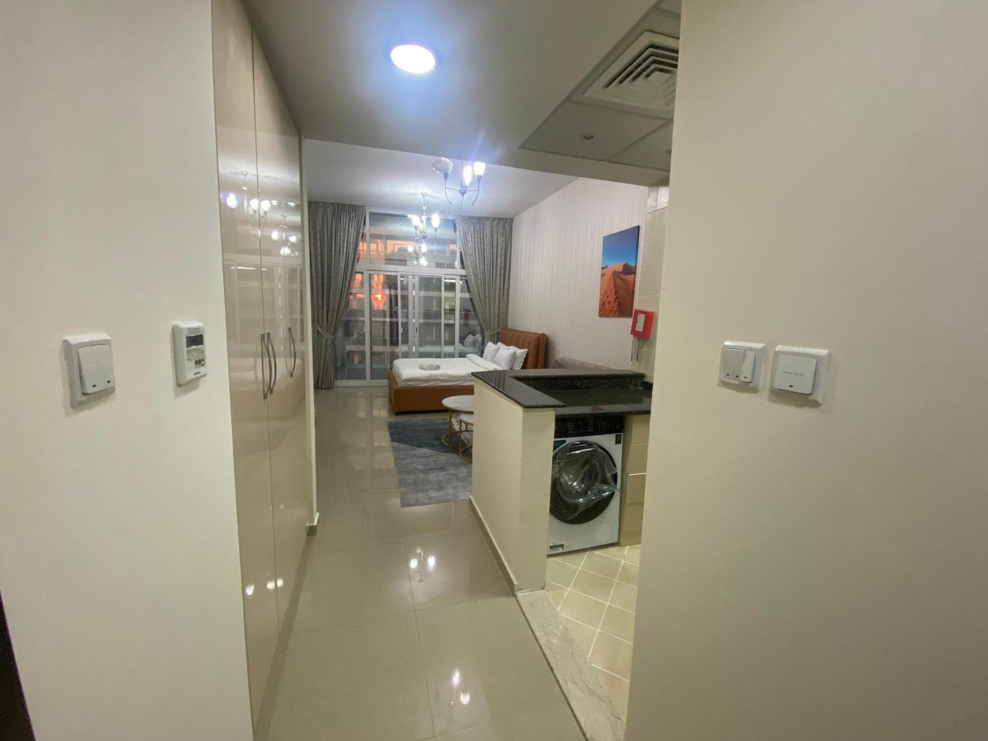 Phineek Exquisite Luxury Uniestate Sports Dubai