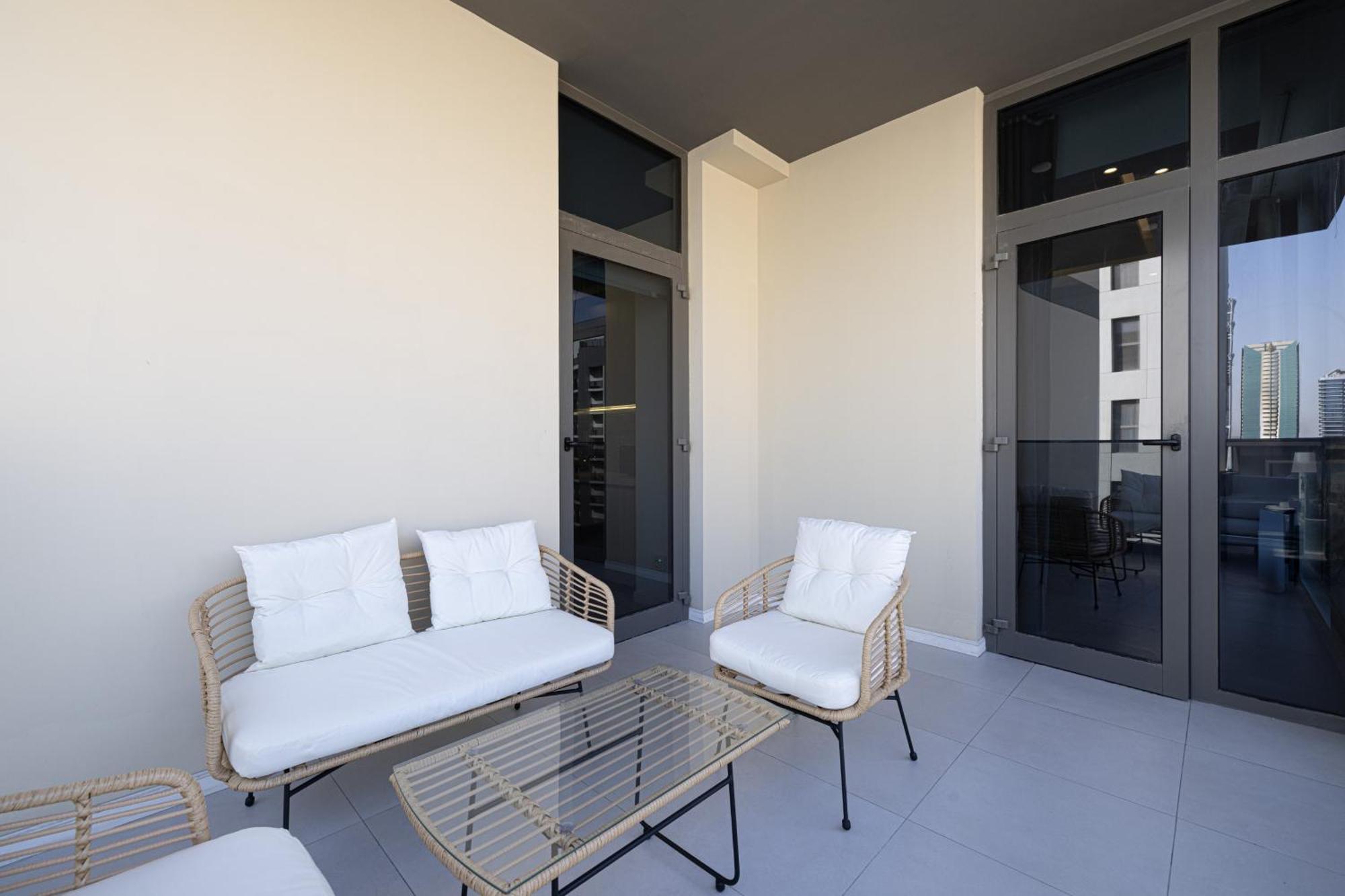 Daniels 2br At Jumeirah Garden *