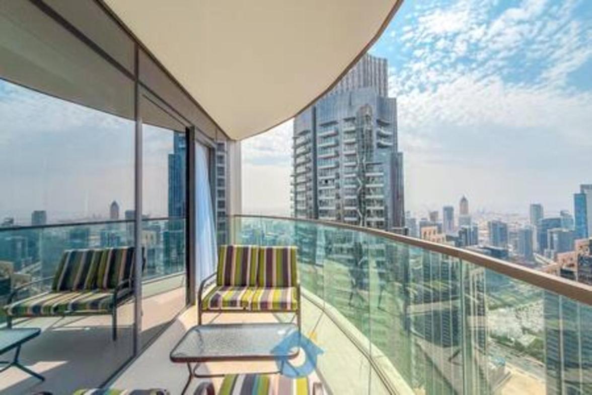 Likehome 5610gr Sky-high Two Bedroom In Downtown Dubai
