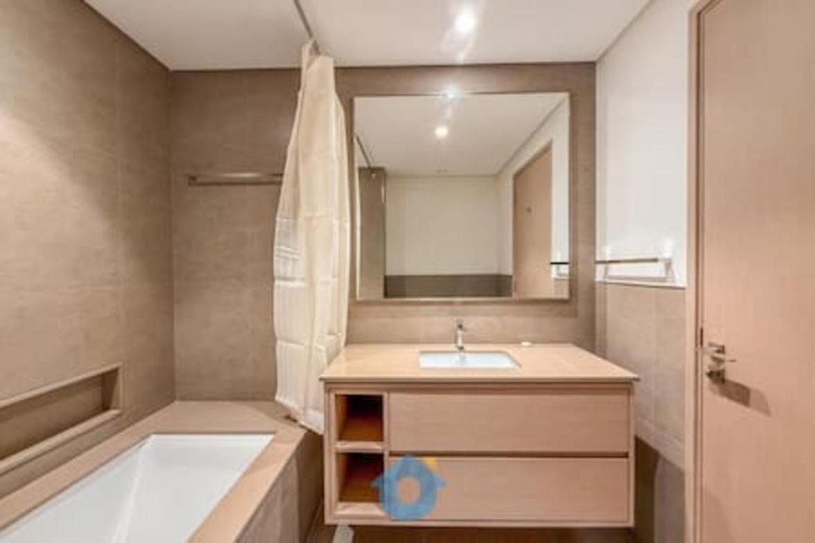 Apartment 5605gr Classic Two Bedroom With Burj Khalifa View