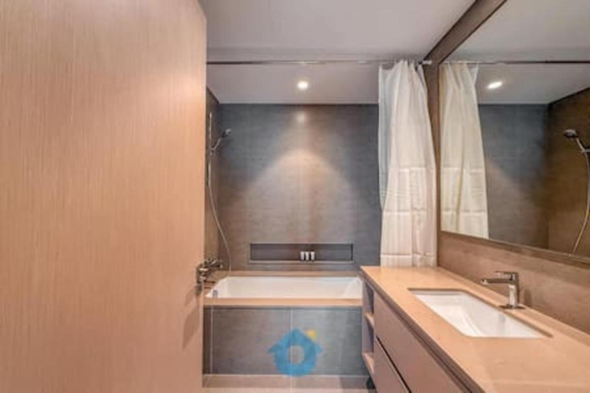 5605gr Classic Two Bedroom With Burj Khalifa View * Dubai