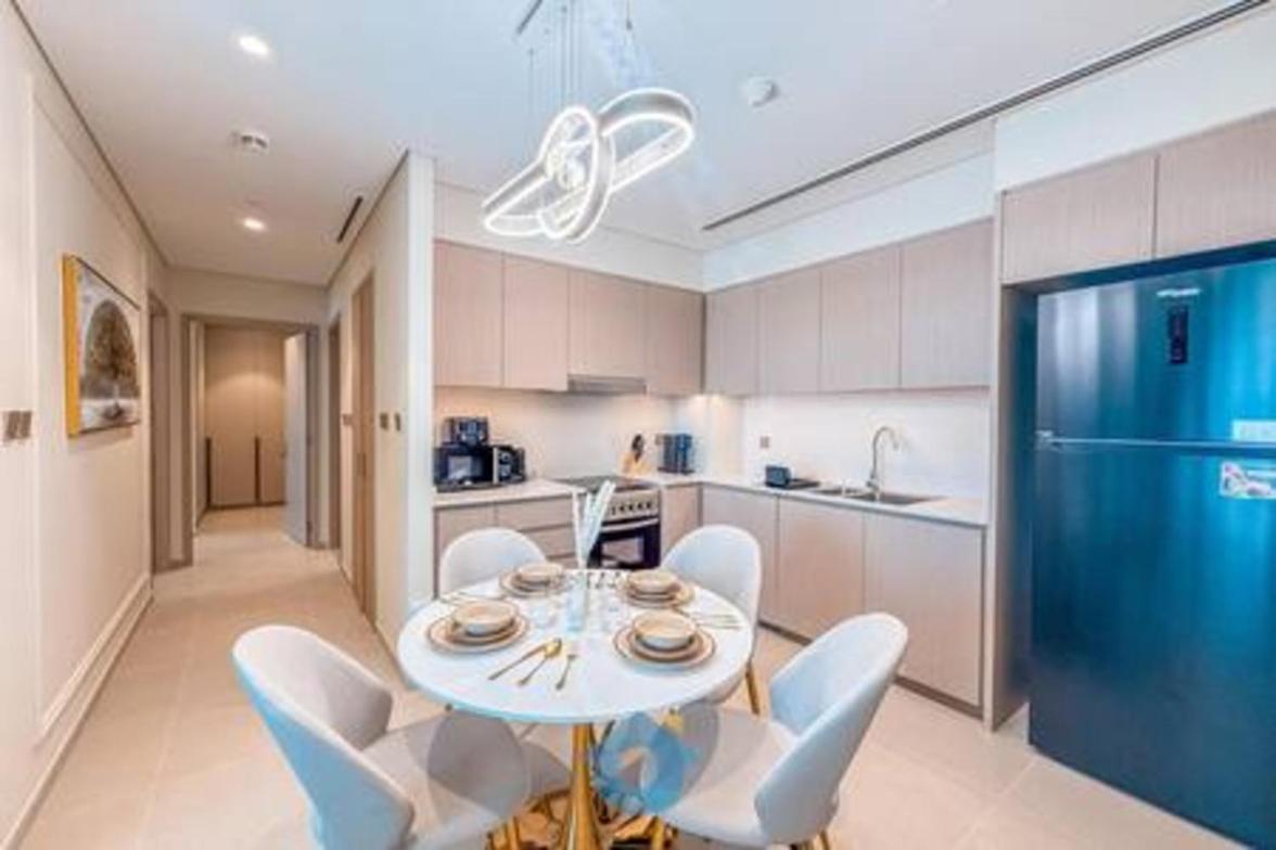 5605gr Classic Two Bedroom With Burj Khalifa View Apartment *